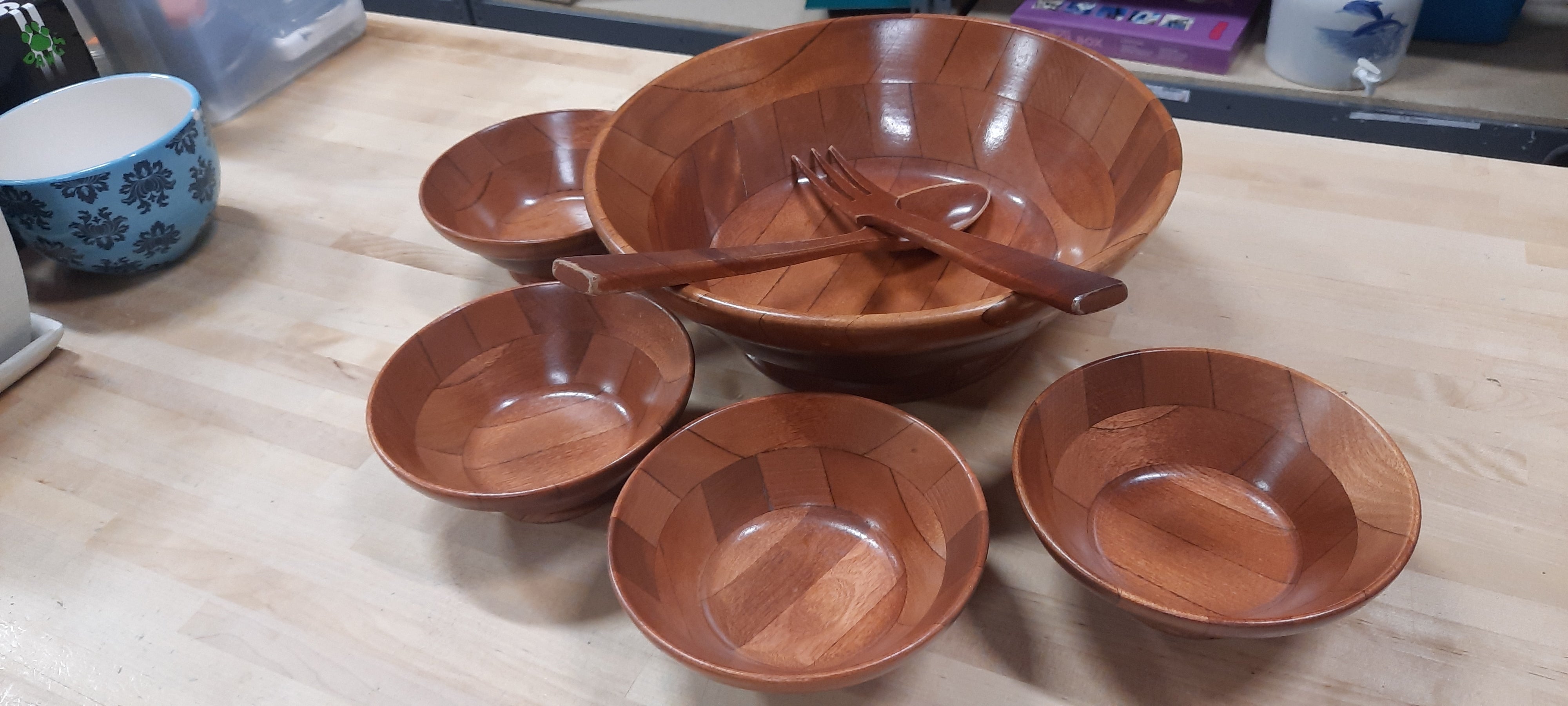 Wood salad bowl set