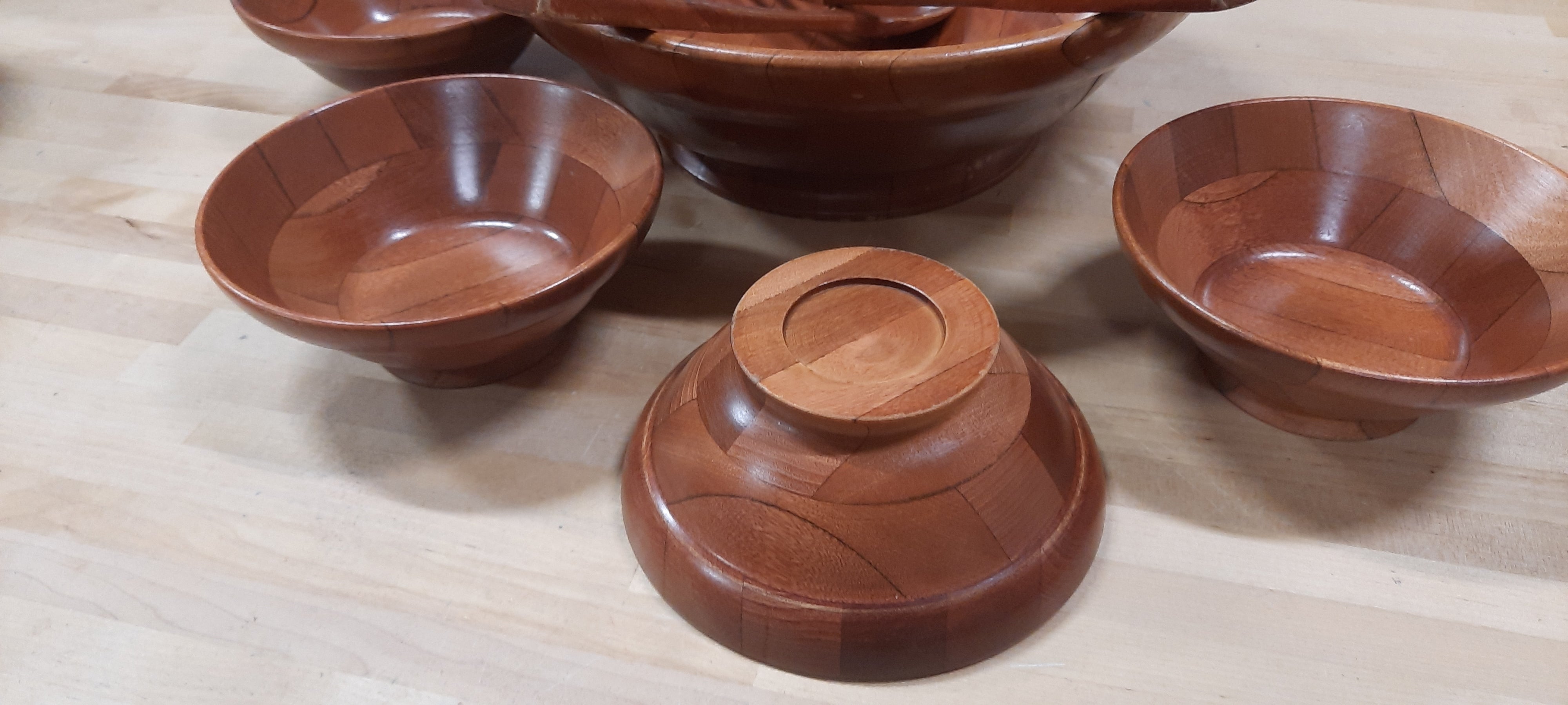 Wood salad bowl set