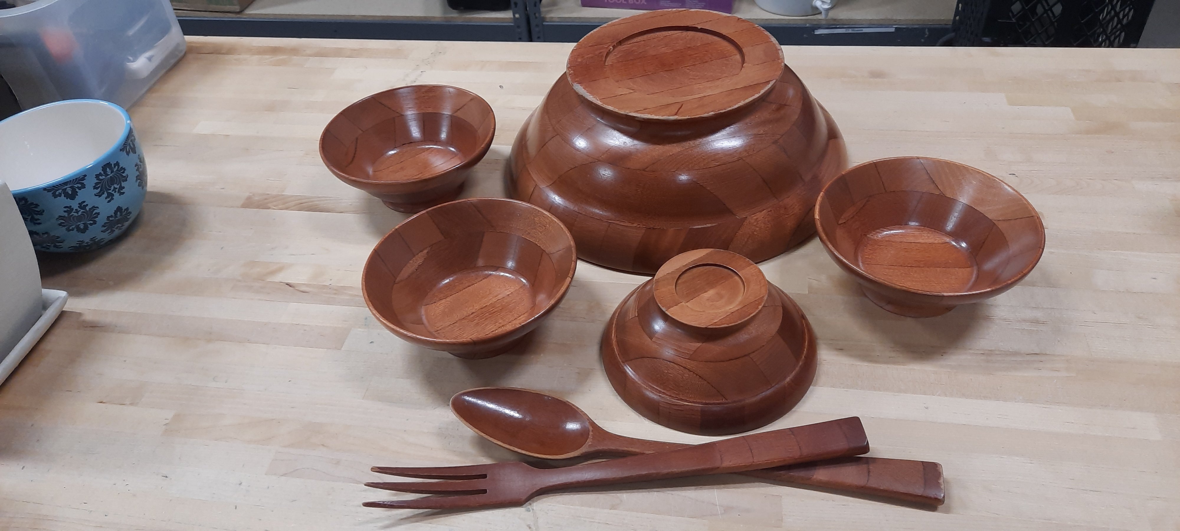 Wood salad bowl set