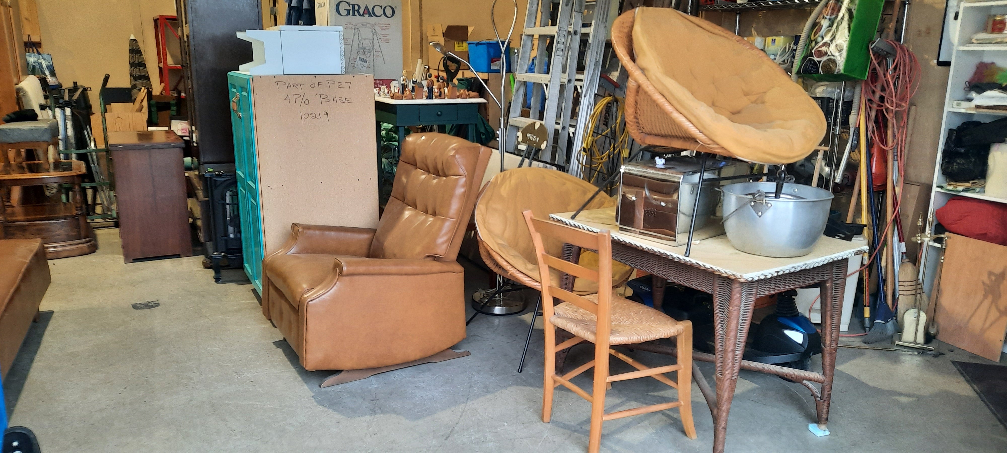 1970s leather couches/ can be arranged into a sectional and Electric recliner