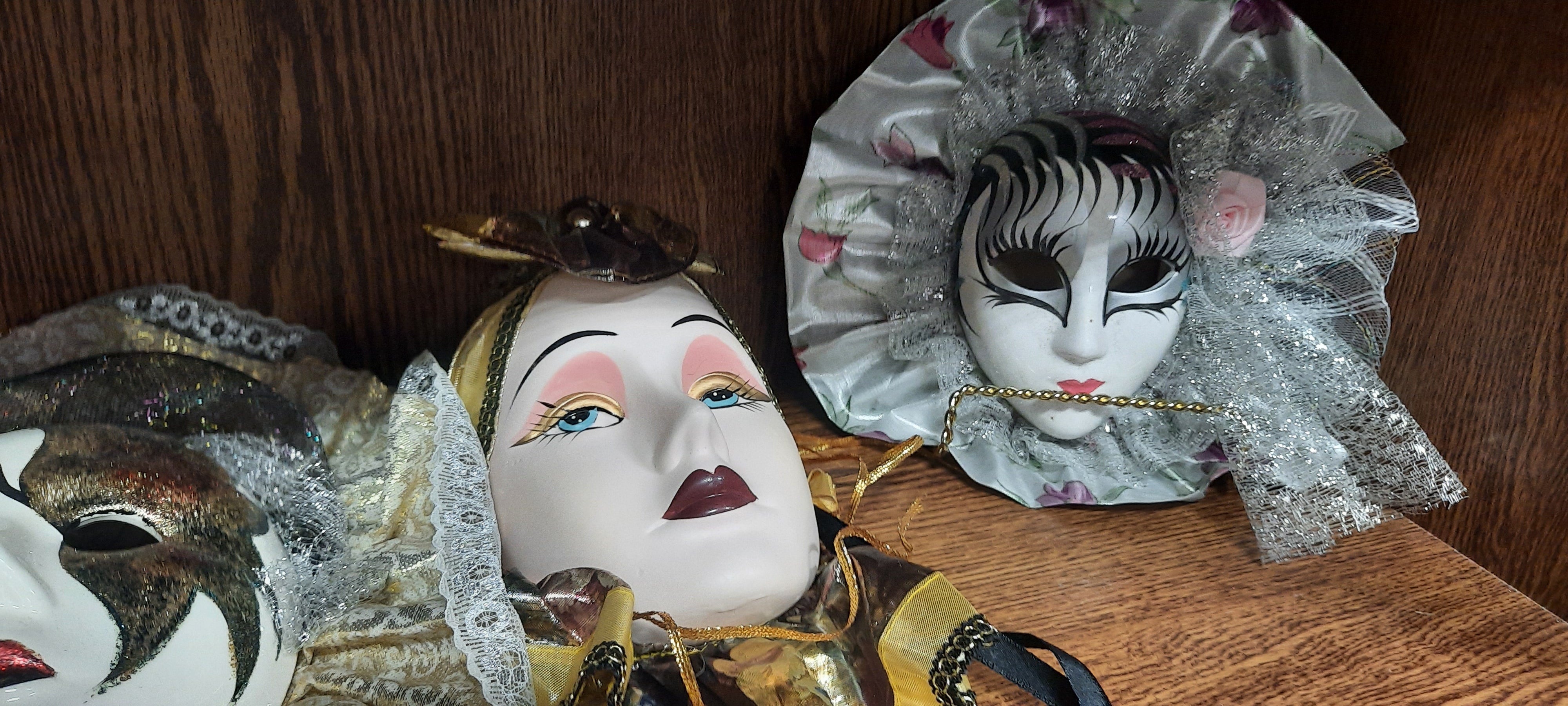 Ceramic hanging masks