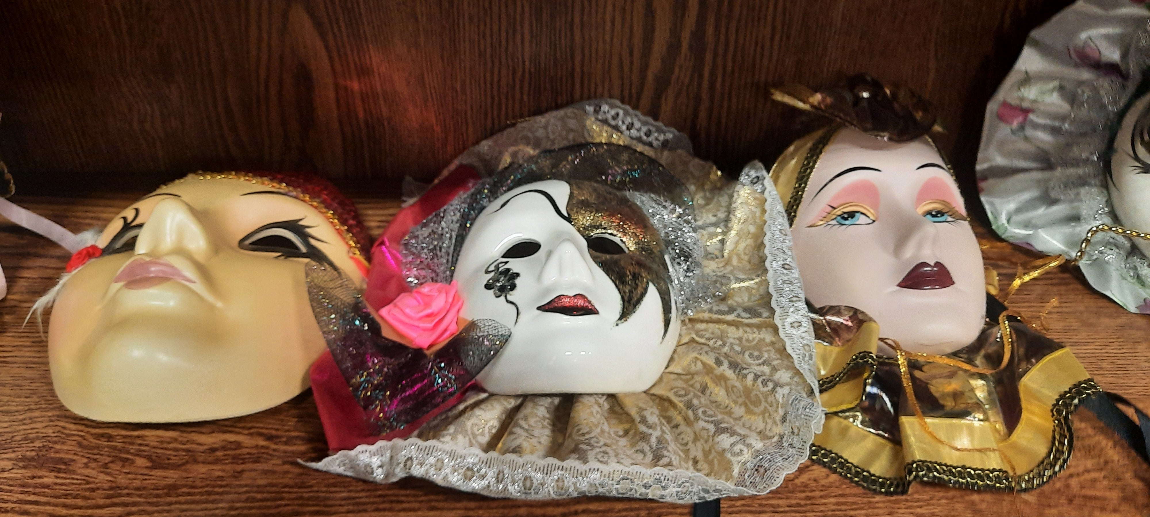 Ceramic hanging masks