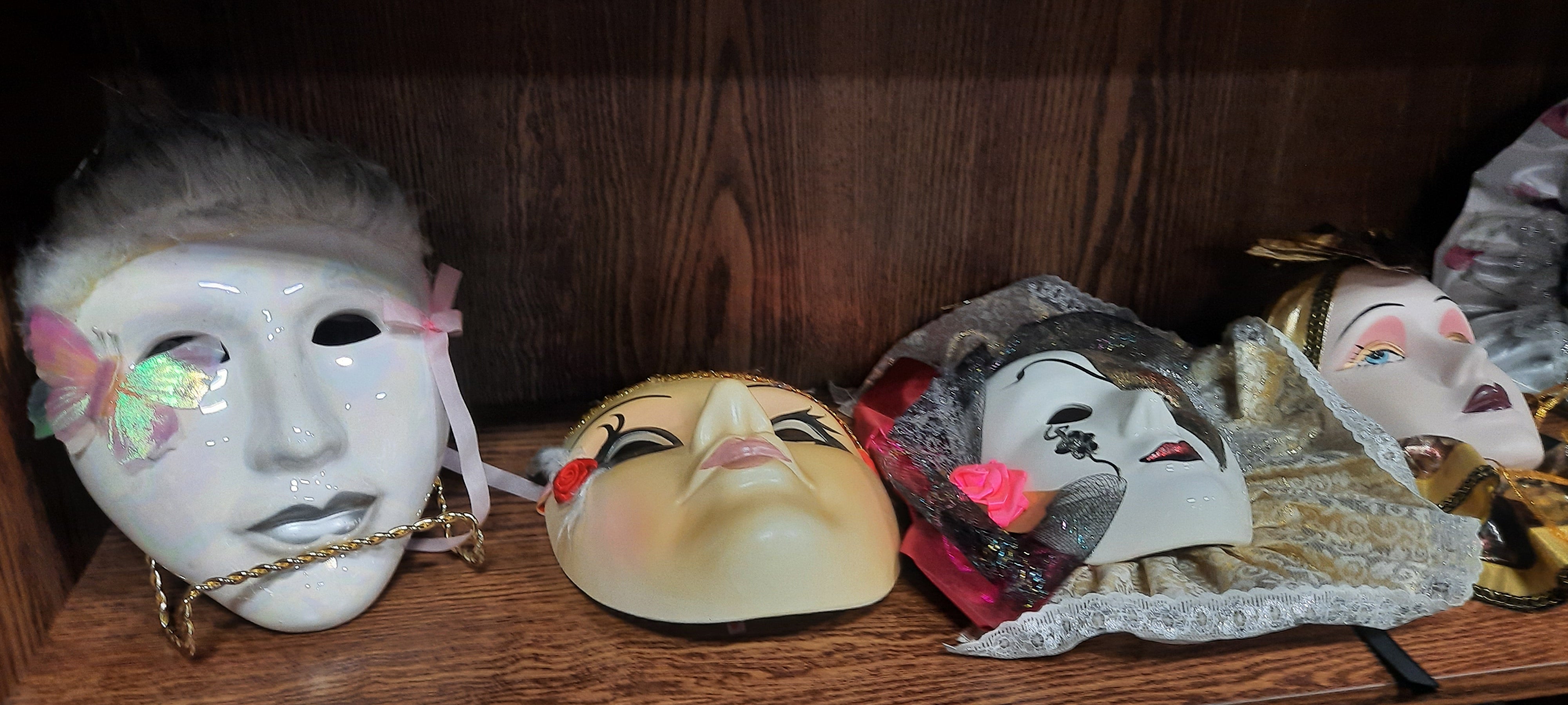 Ceramic hanging masks