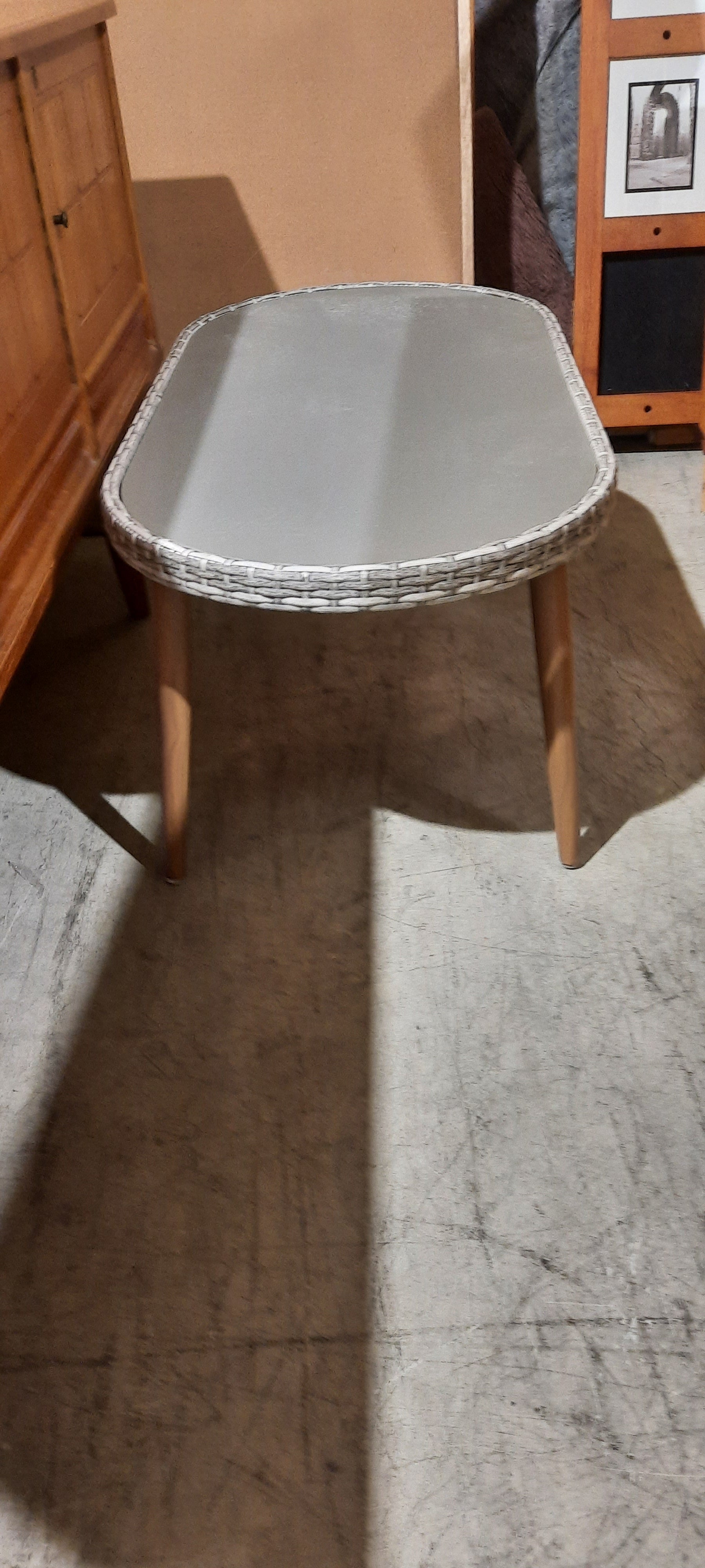 Indoor / outdoor coffee table with glass top