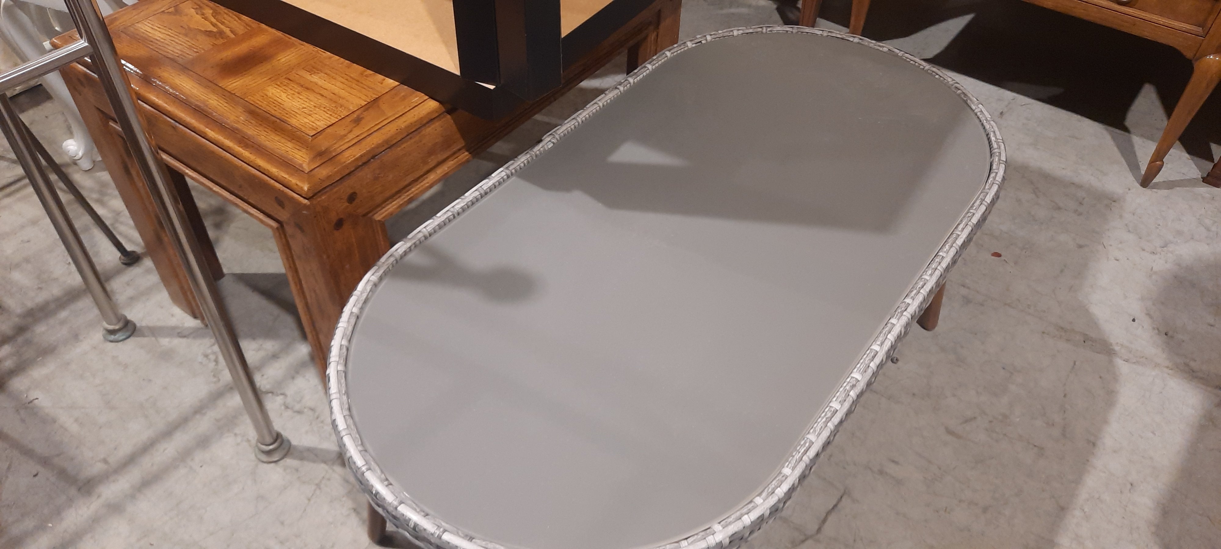 Indoor / outdoor coffee table with glass top