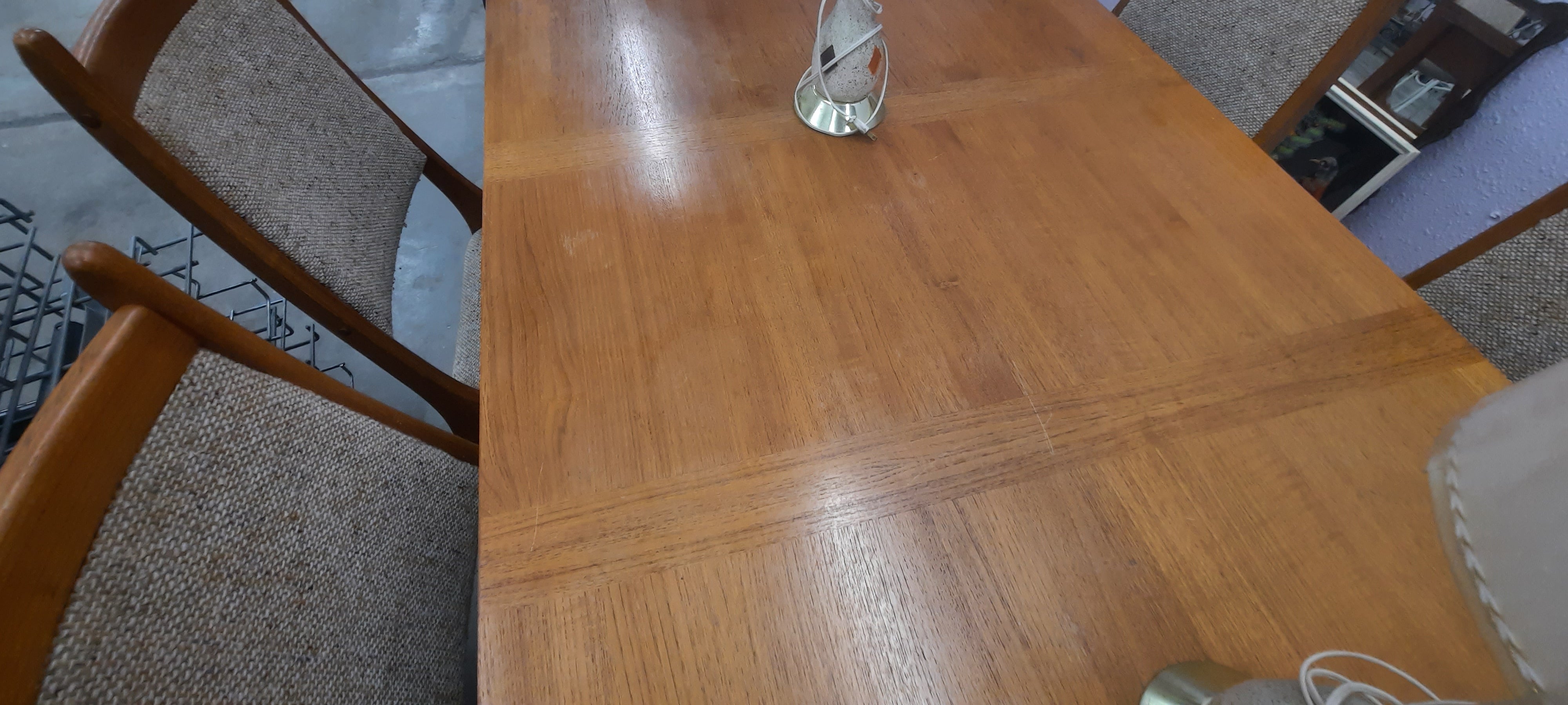 MCM dining set with pull out leafs on both ends