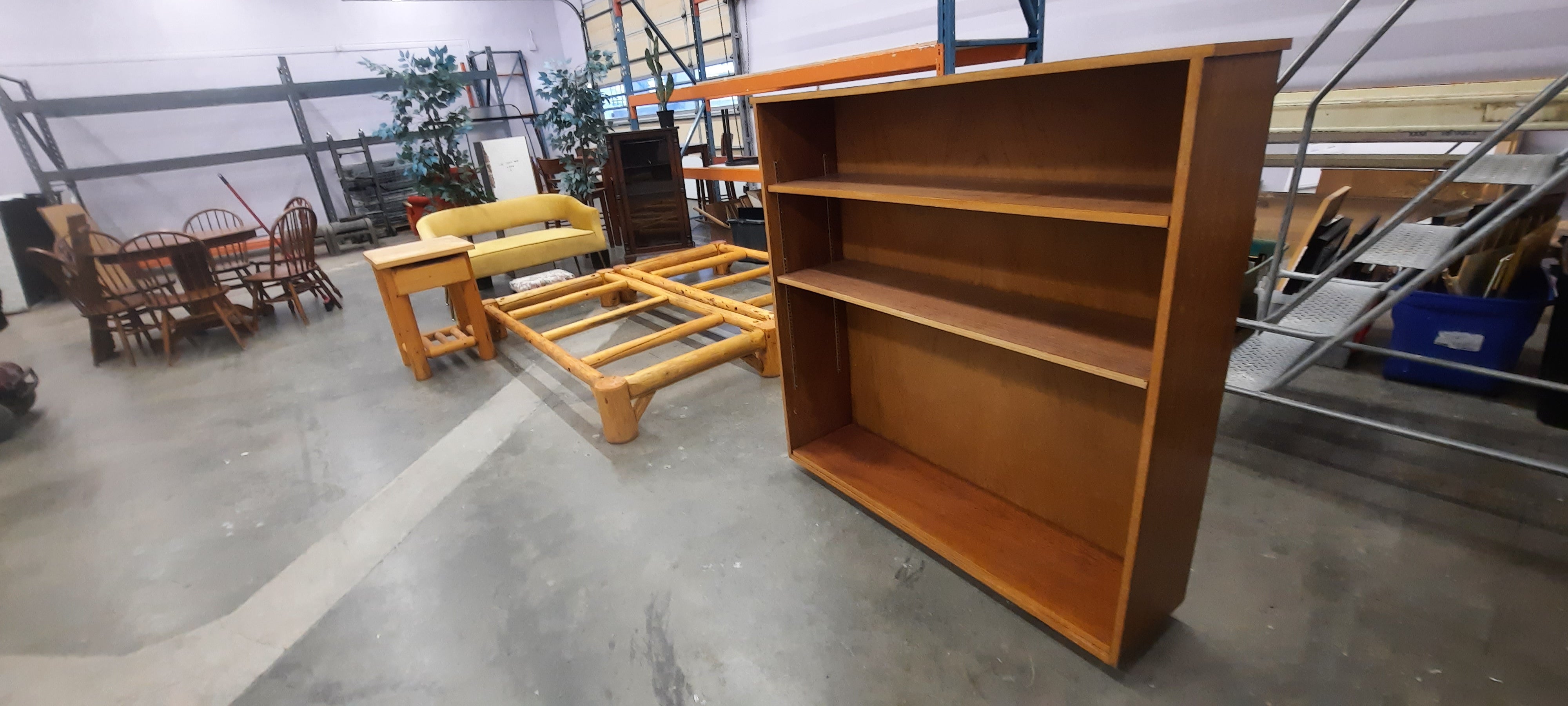 Heavy duty bookshelf