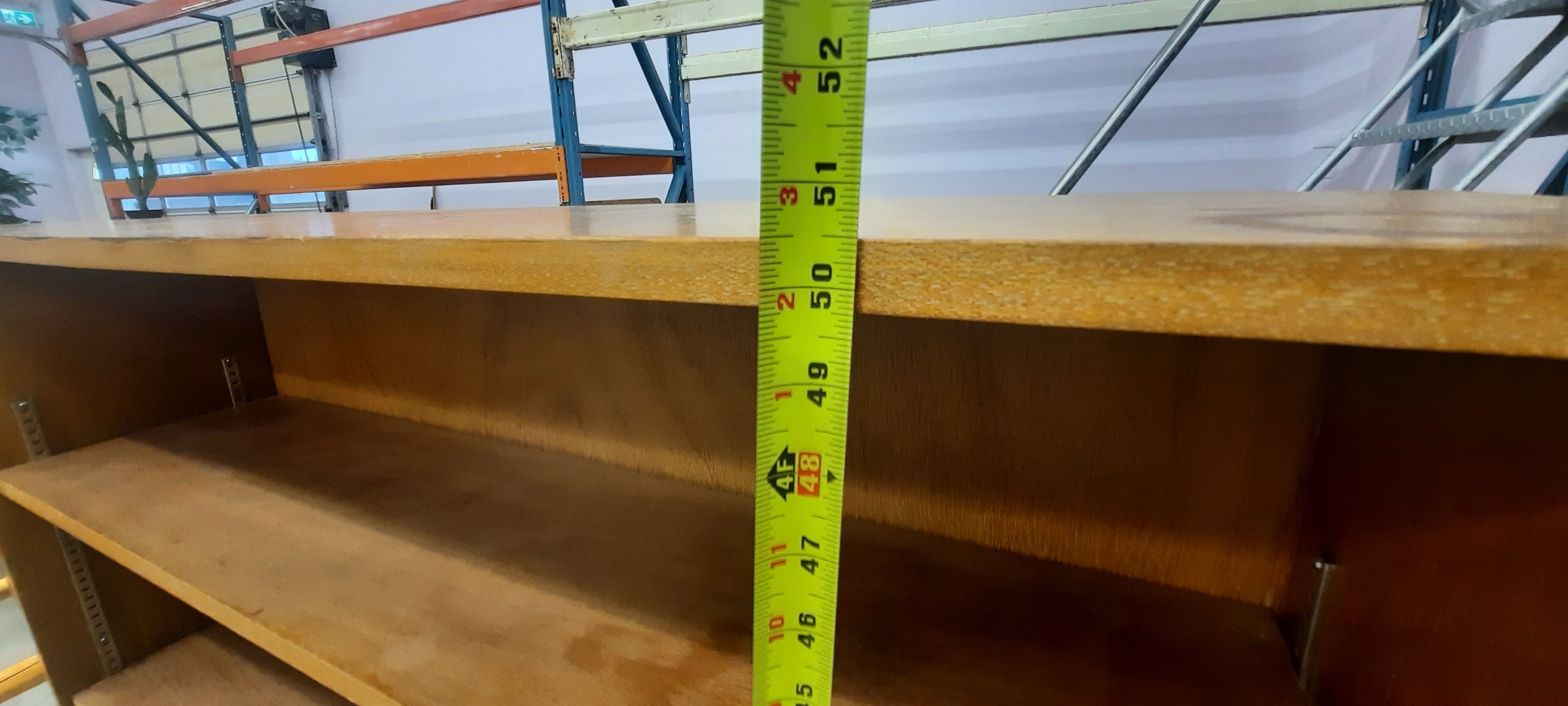 Heavy duty bookshelf