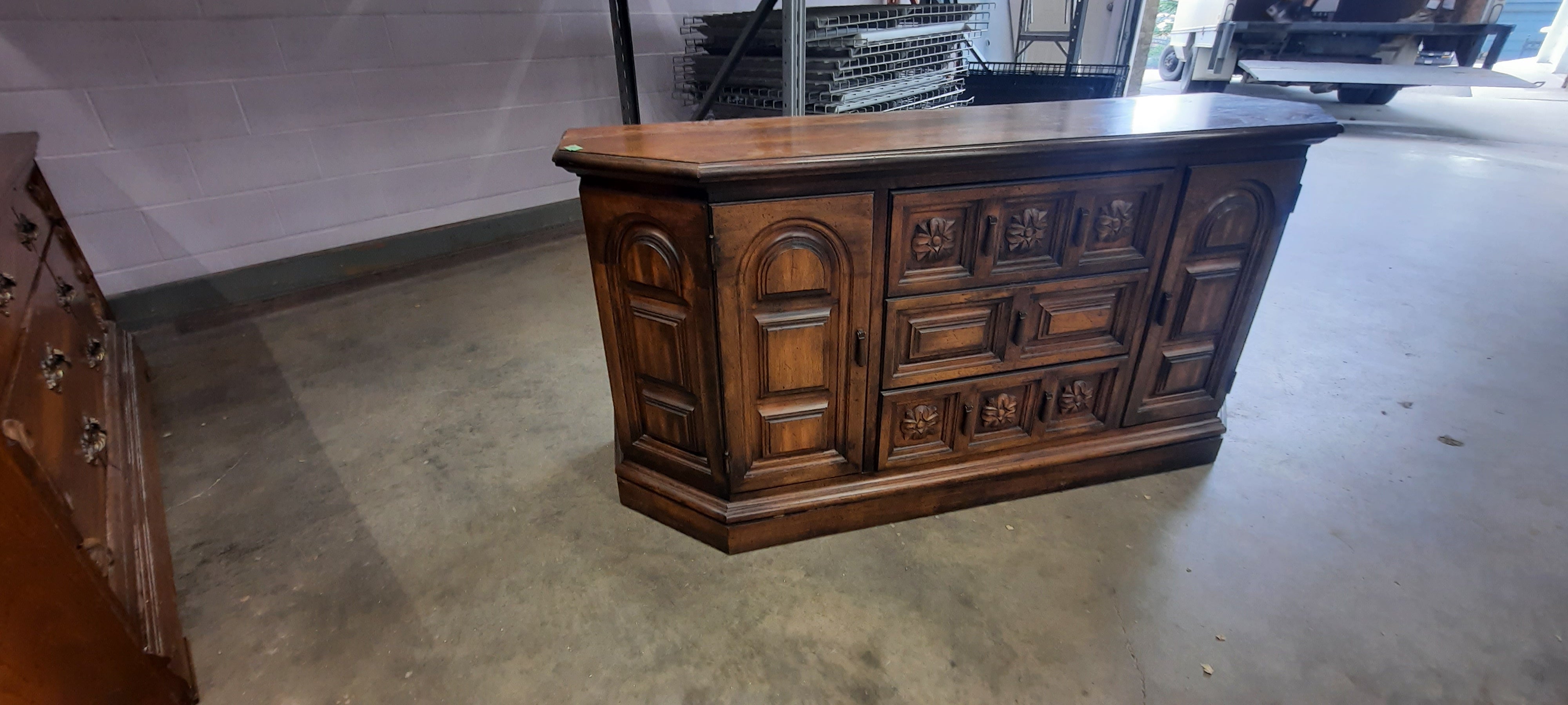 Sideboard