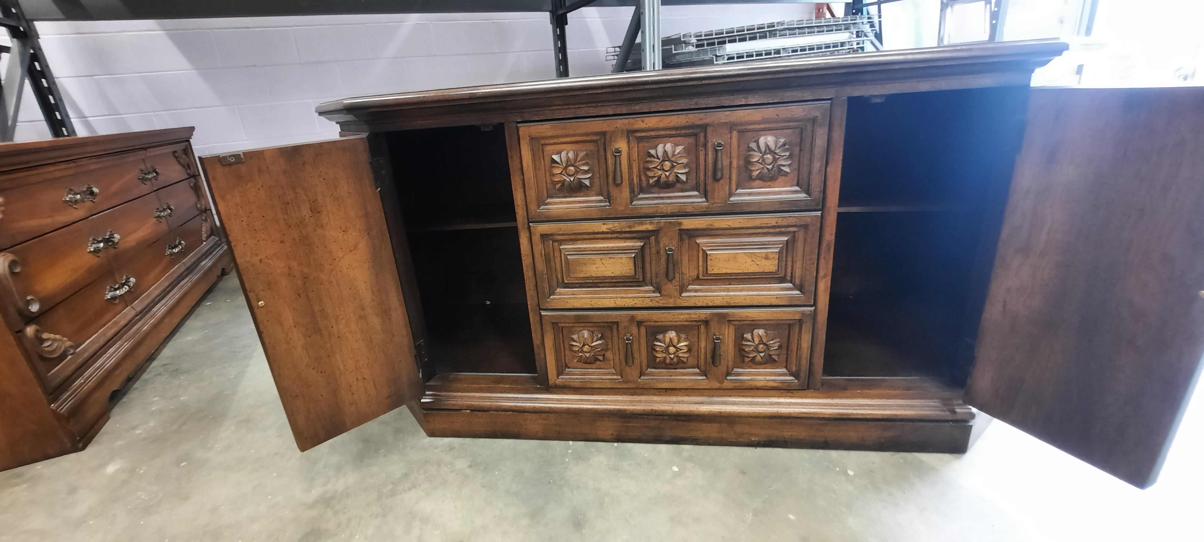 Sideboard