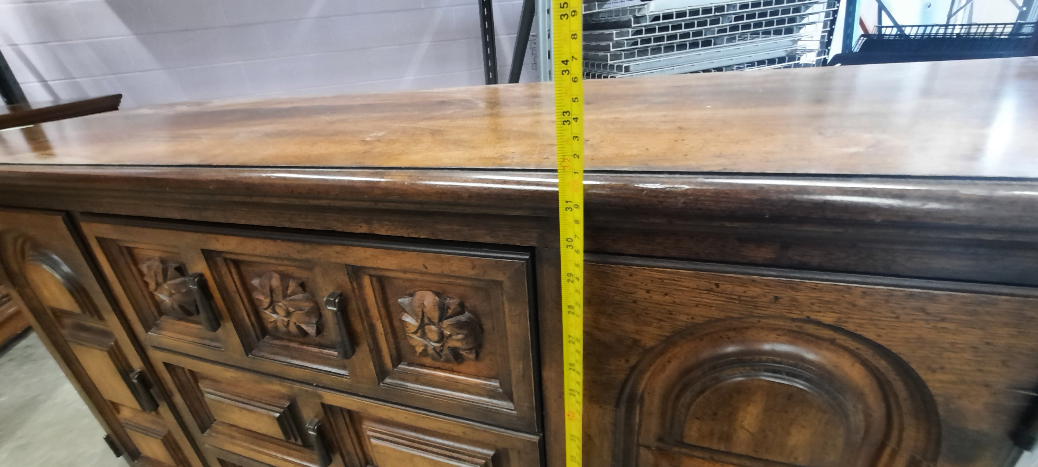 Sideboard