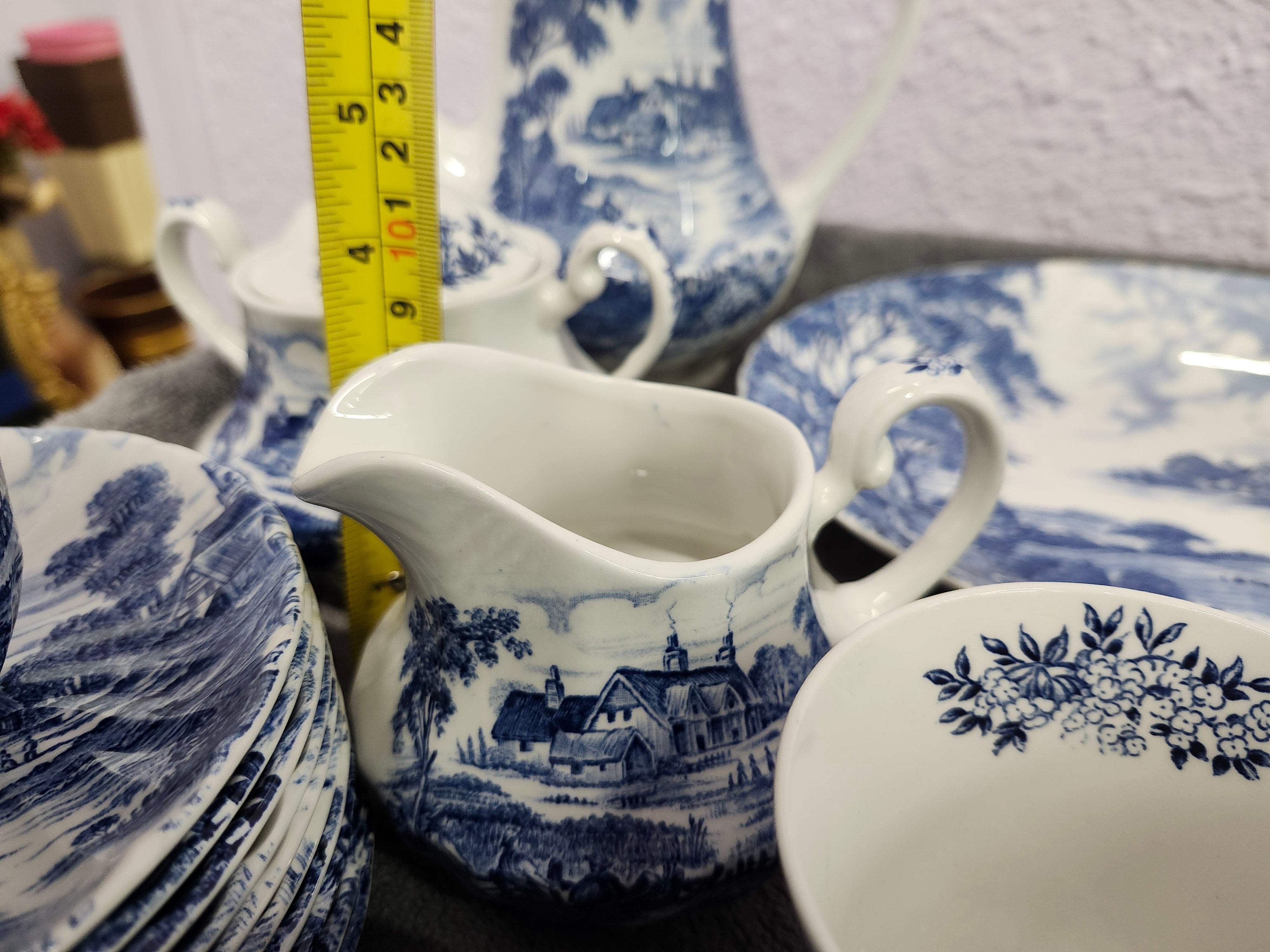 X69 pieces Ridgway meadowsweet China set