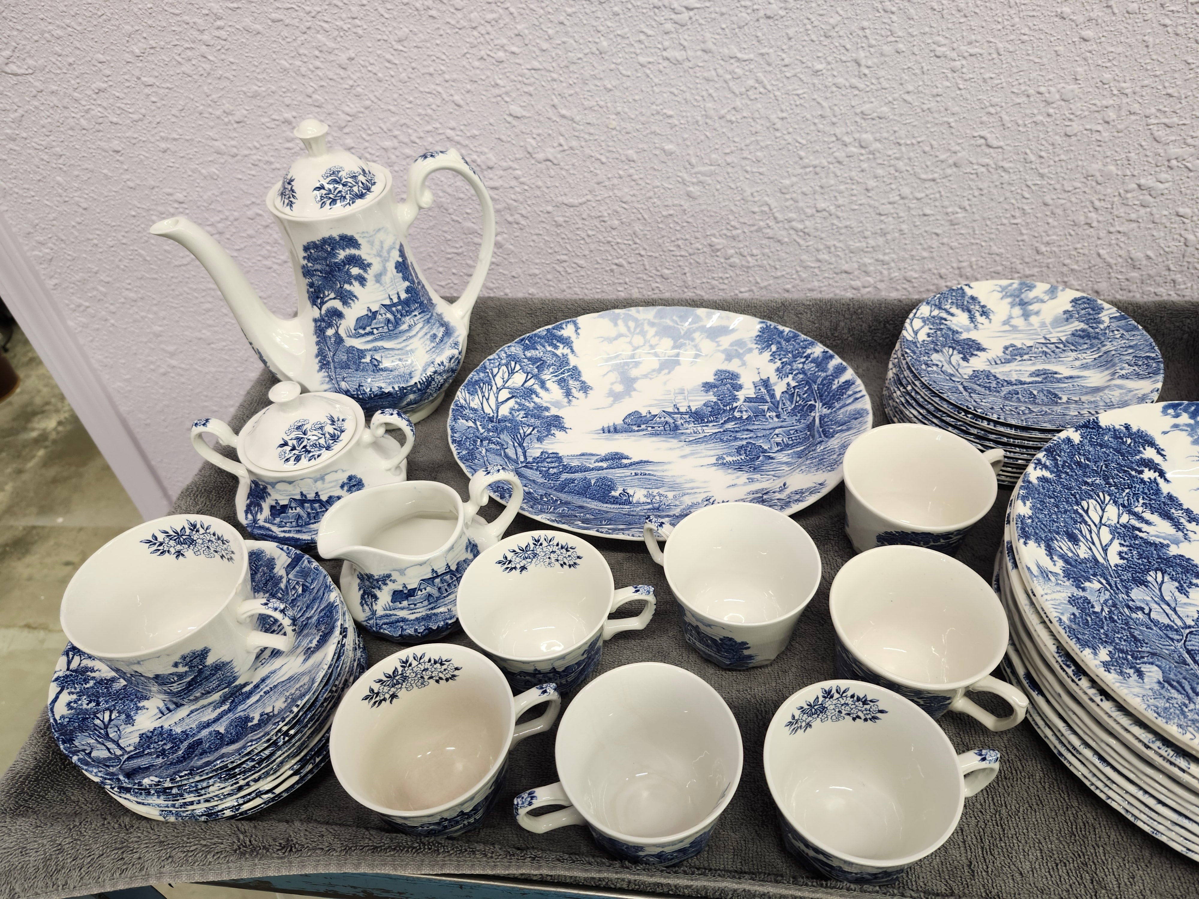 X69 pieces Ridgway meadowsweet China set