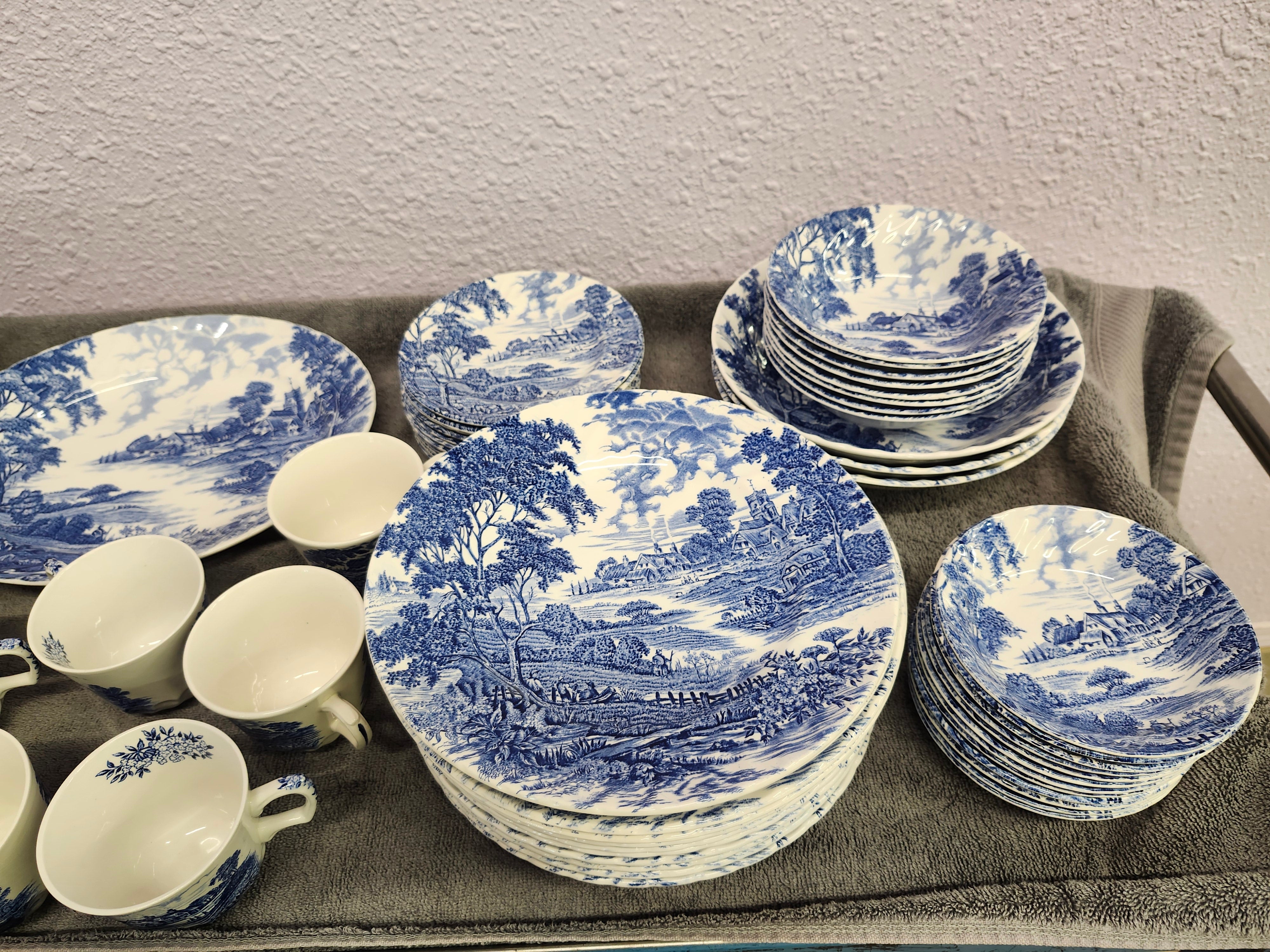 X69 pieces Ridgway meadowsweet China set