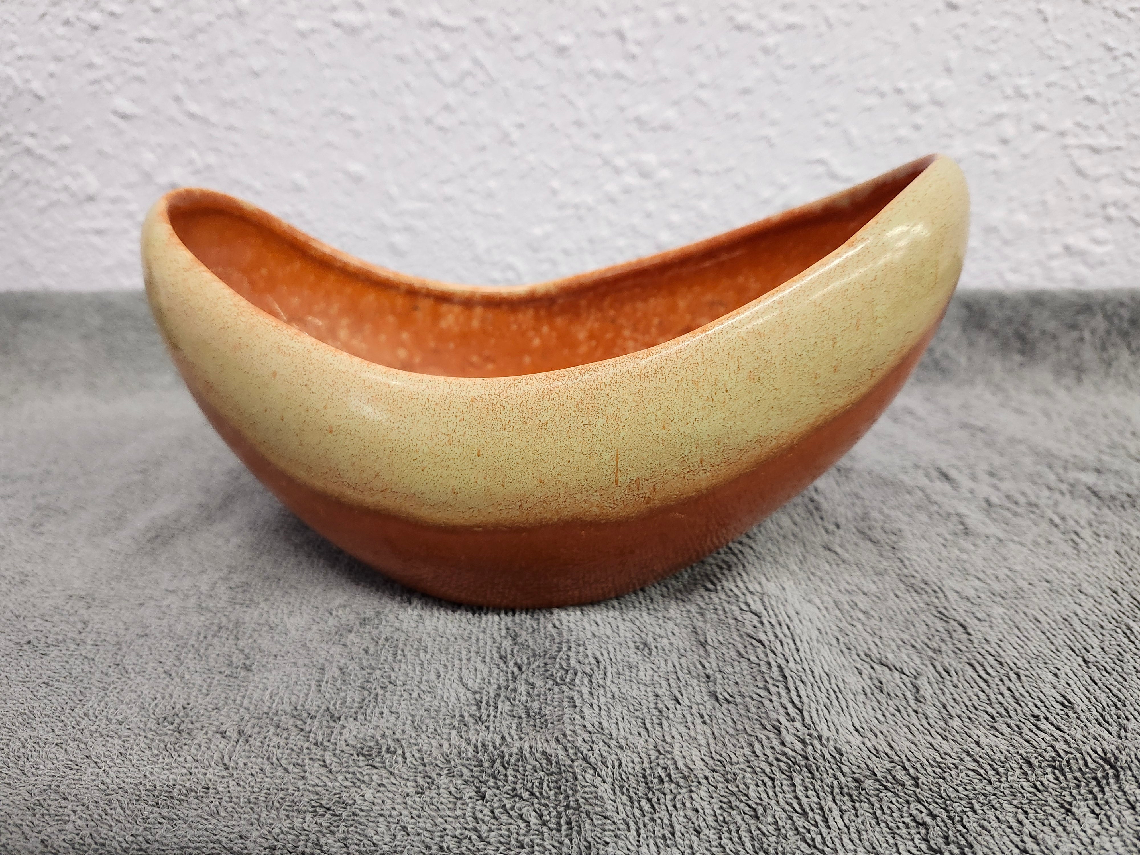 Decorative accent pottery bowl