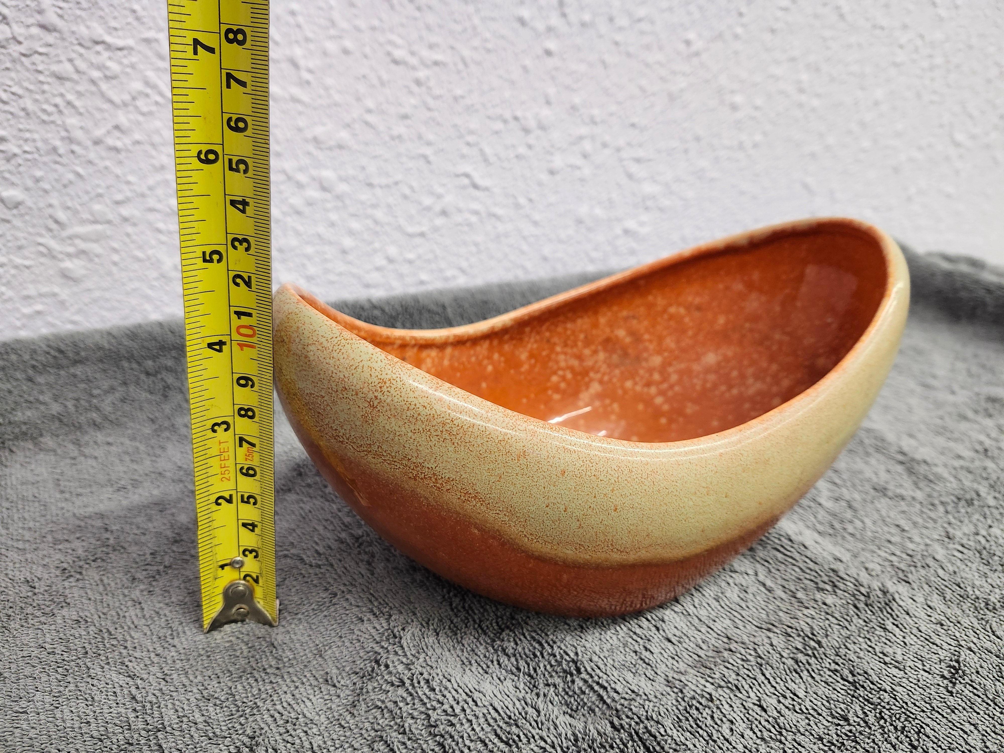 Decorative accent pottery bowl
