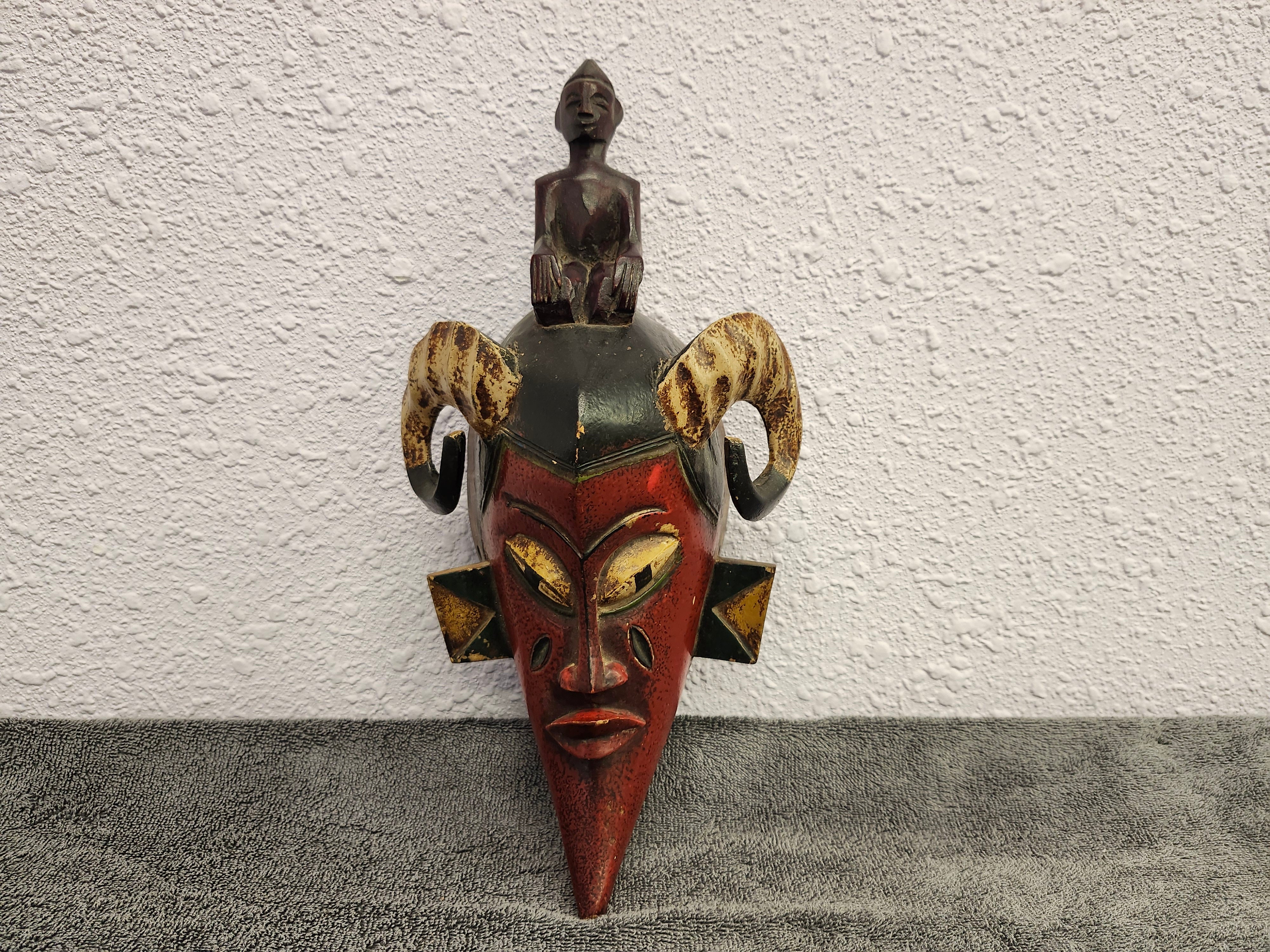 Wall art mask