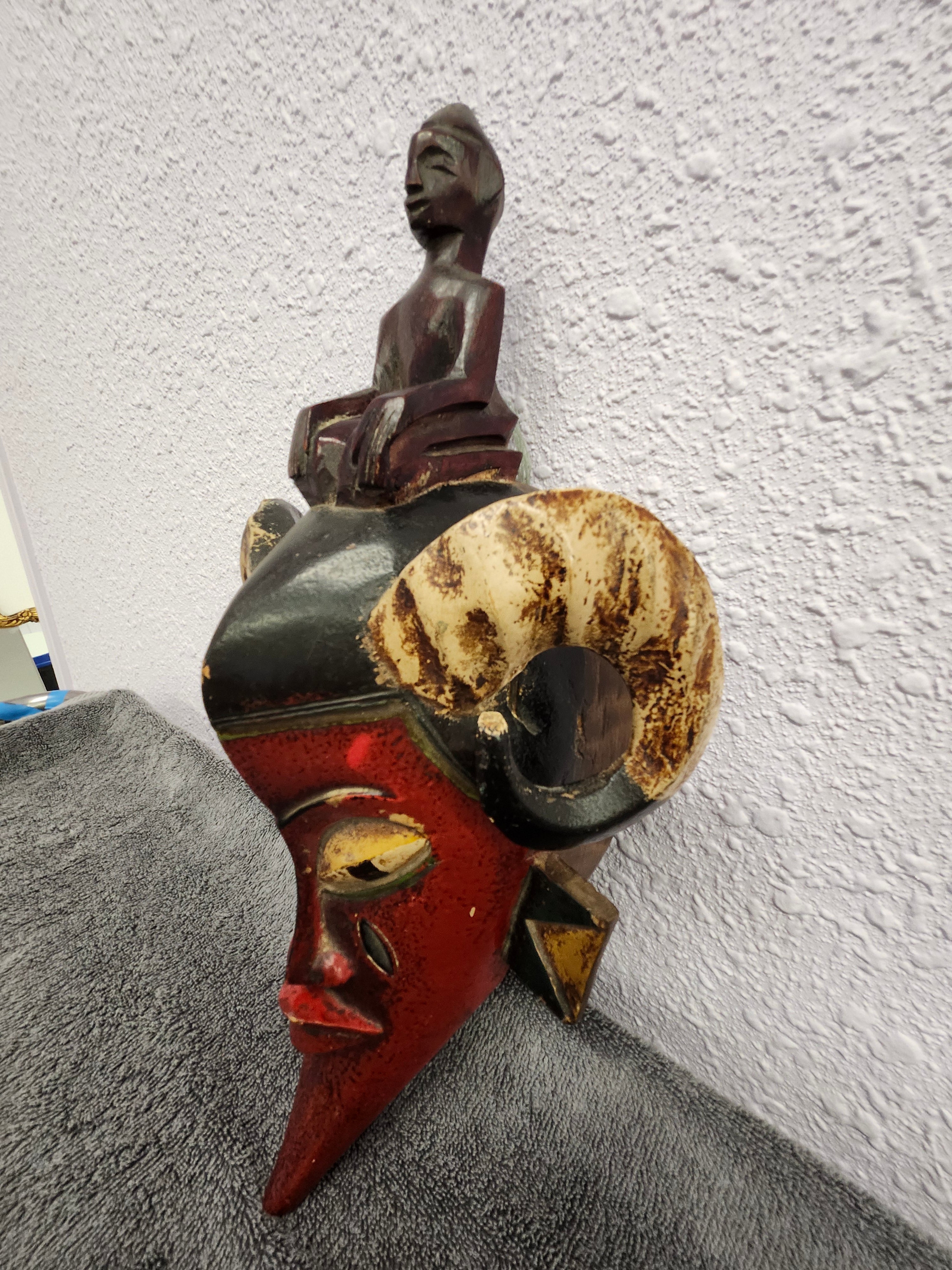 Wall art mask