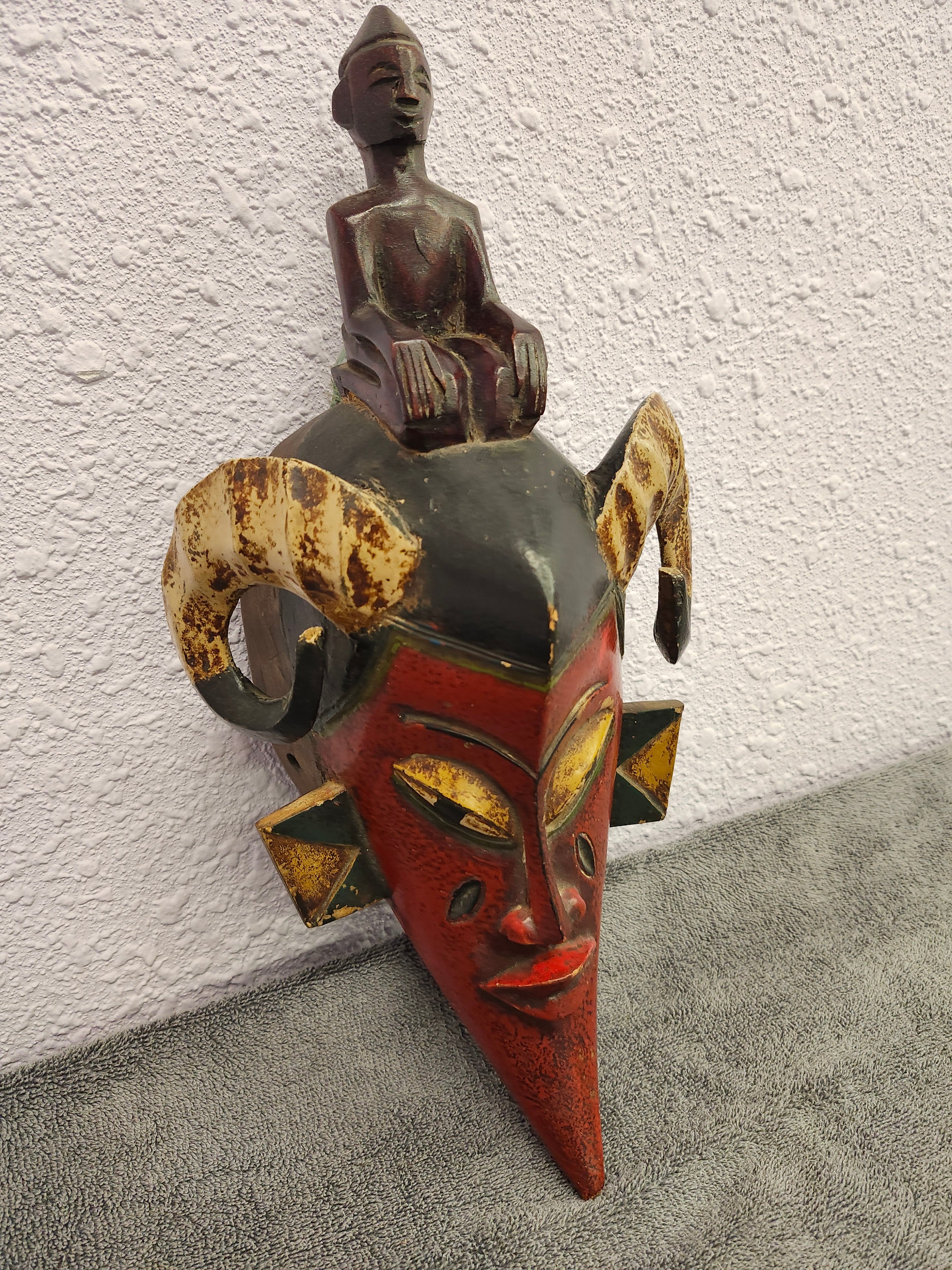 Wall art mask