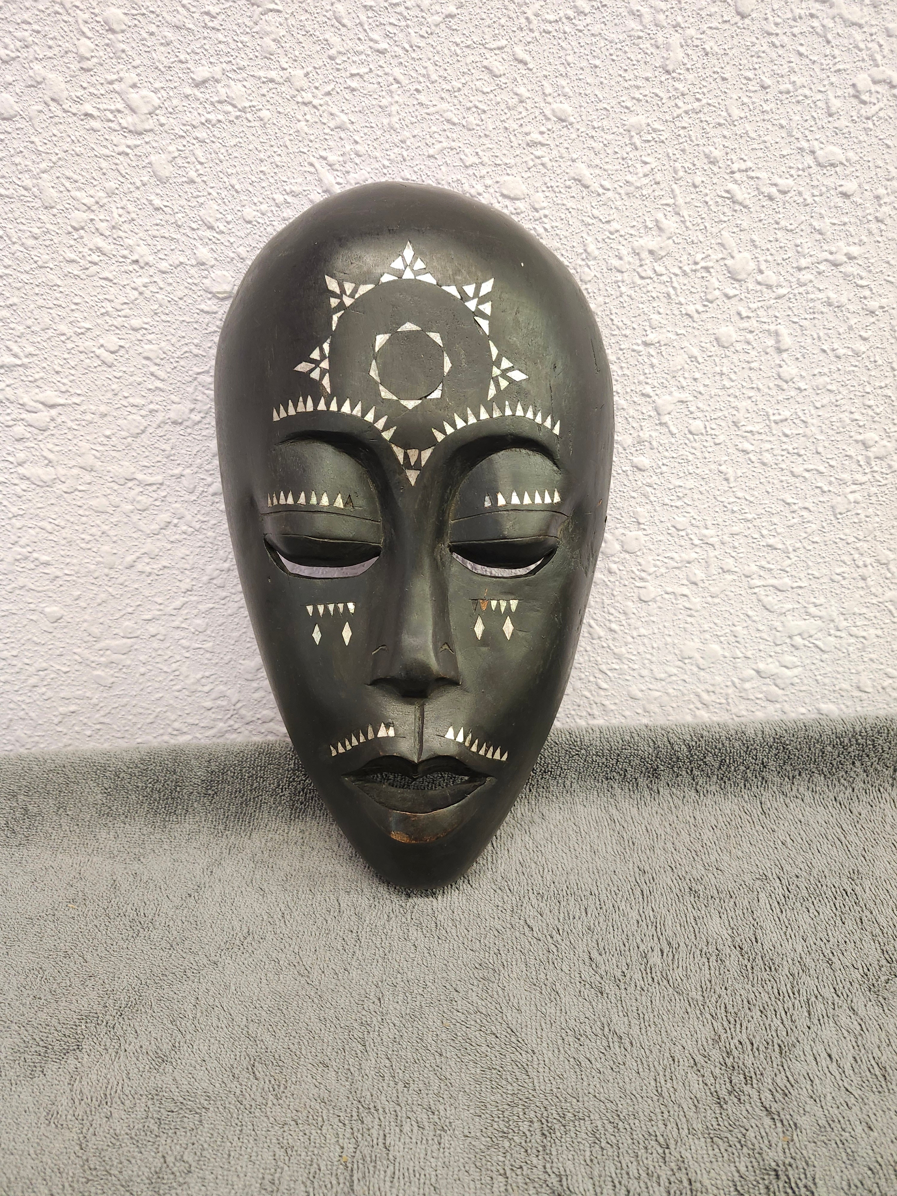 Wall art mask