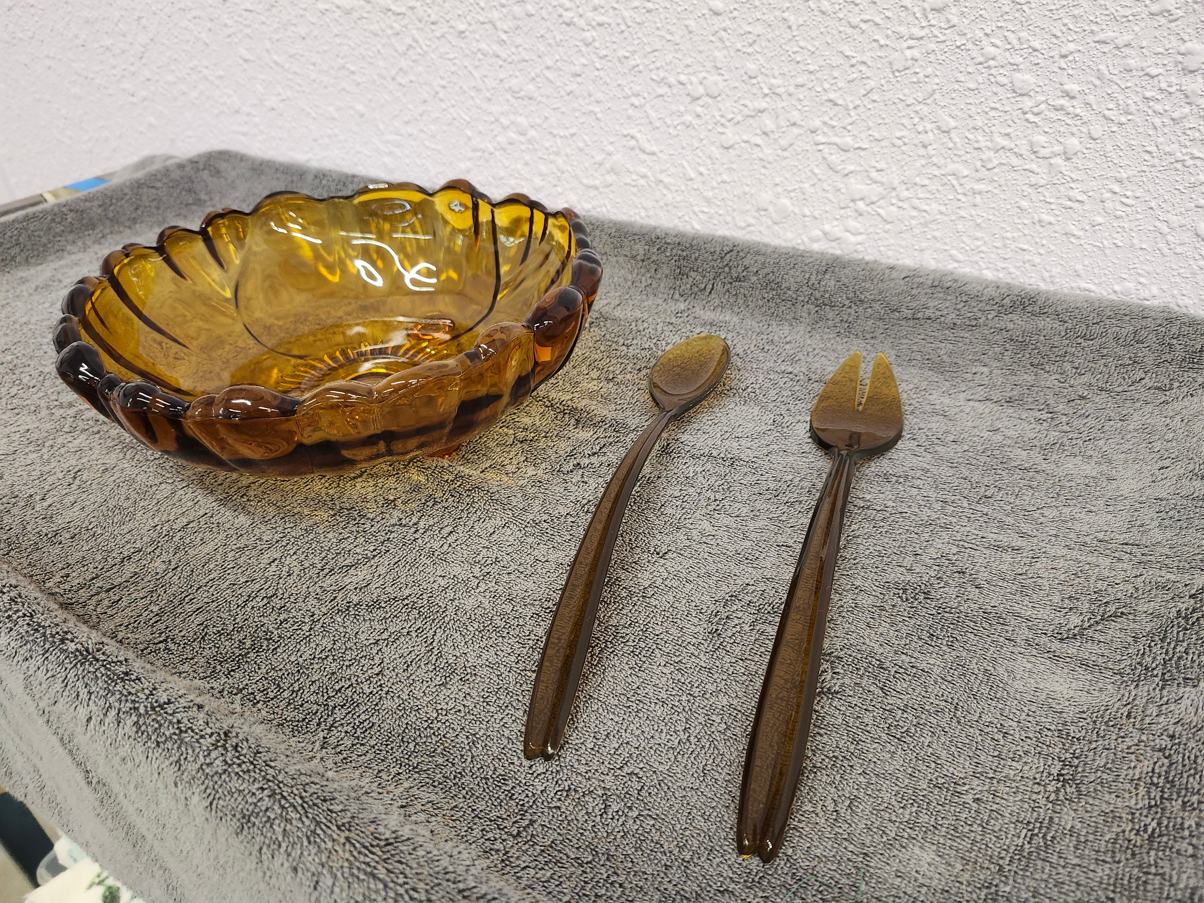 MCM Amber fruit or salad bowl with spoons