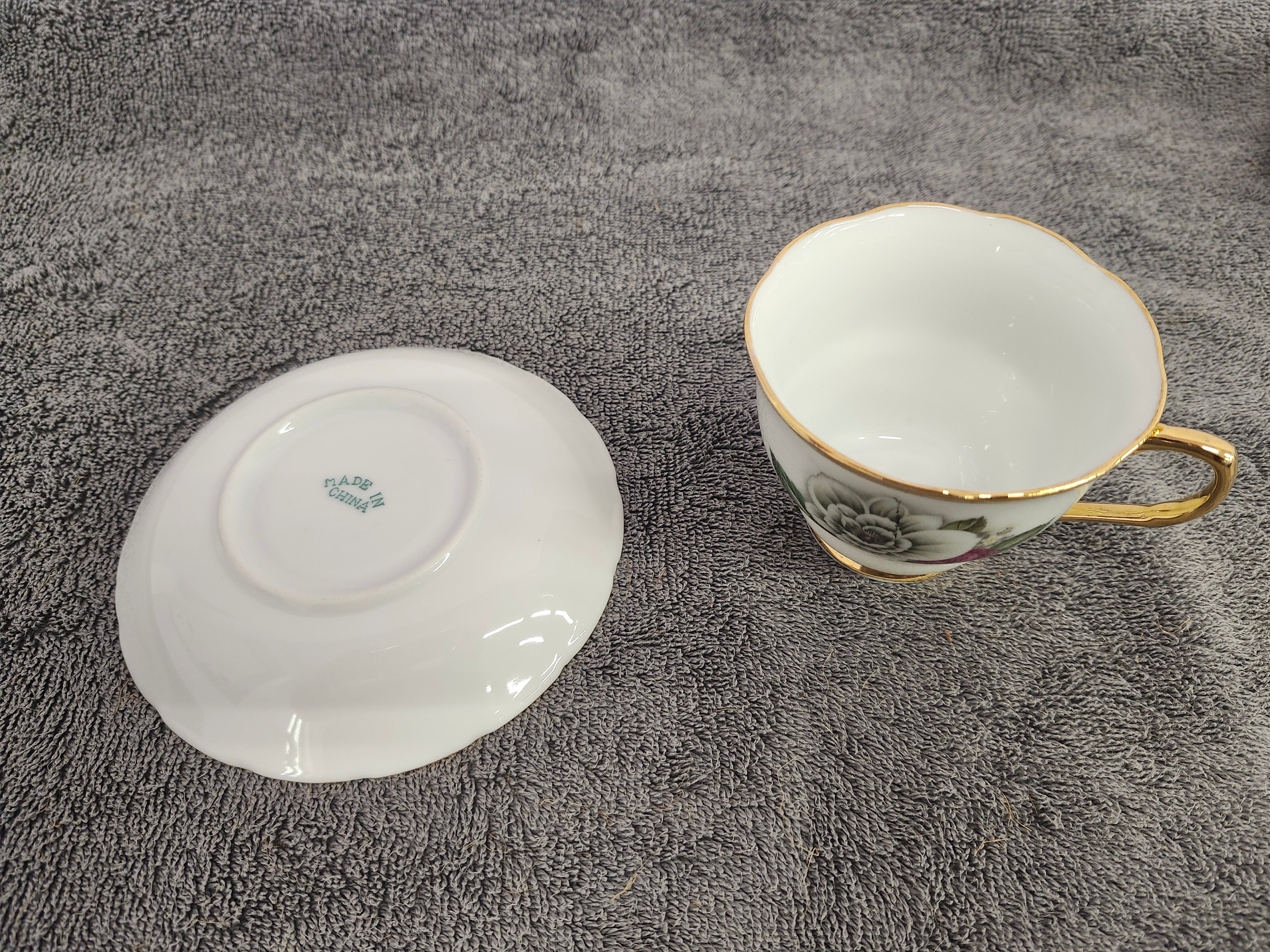 Cup & saucer