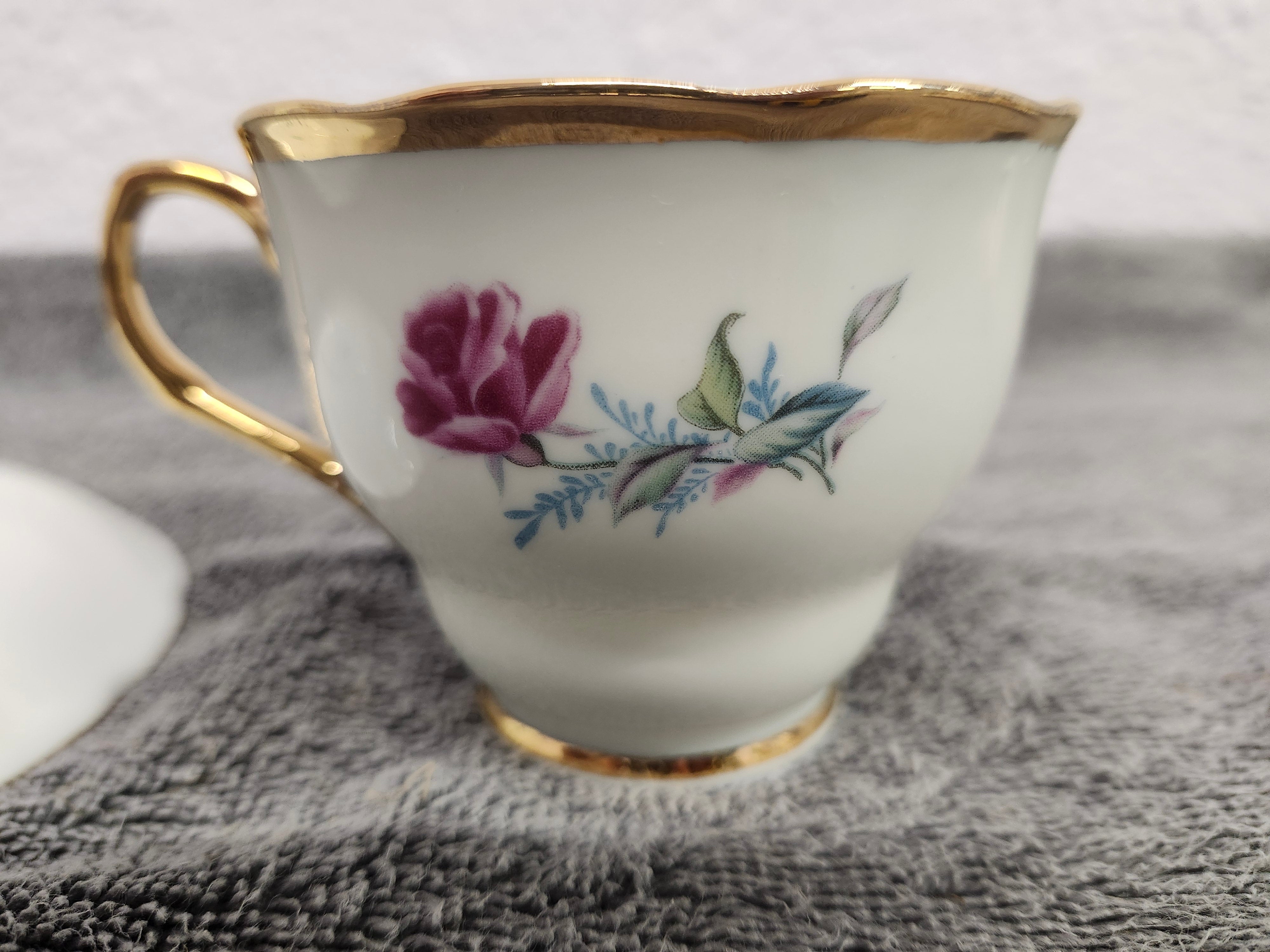 Tea cup & saucer