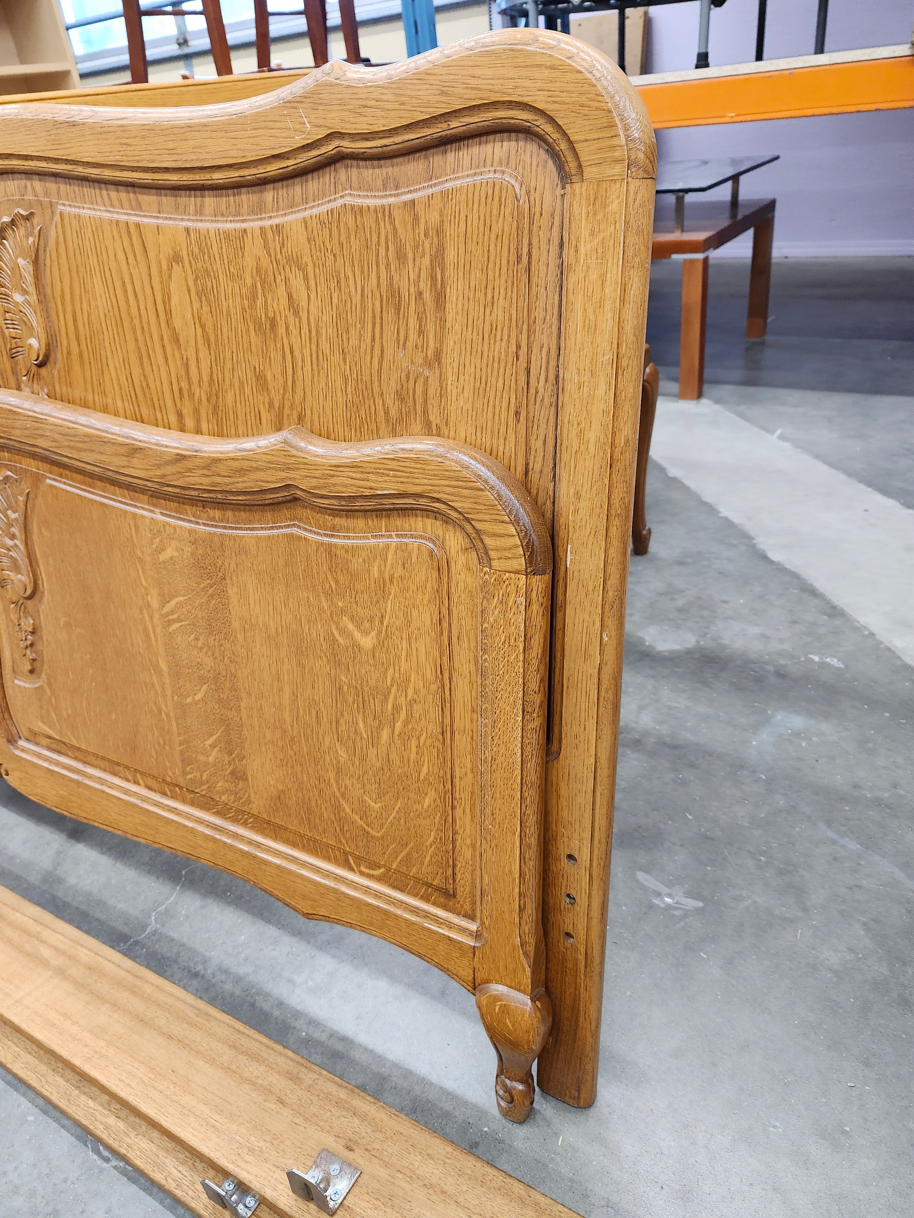 Double bedframe