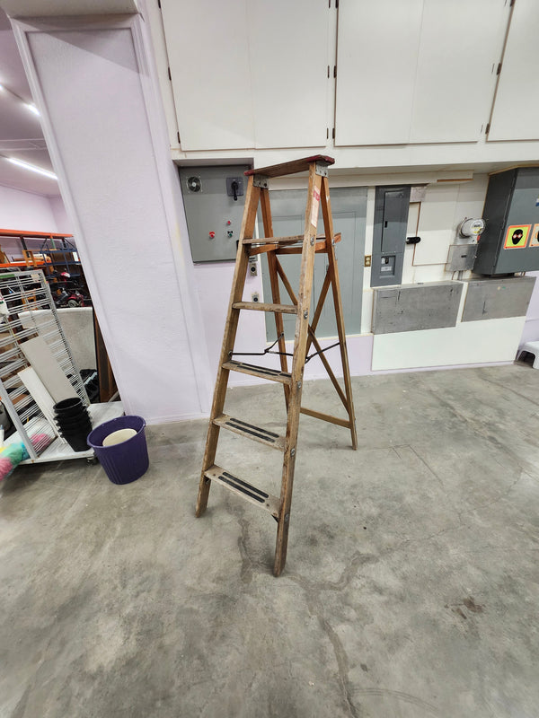 Wood ladder