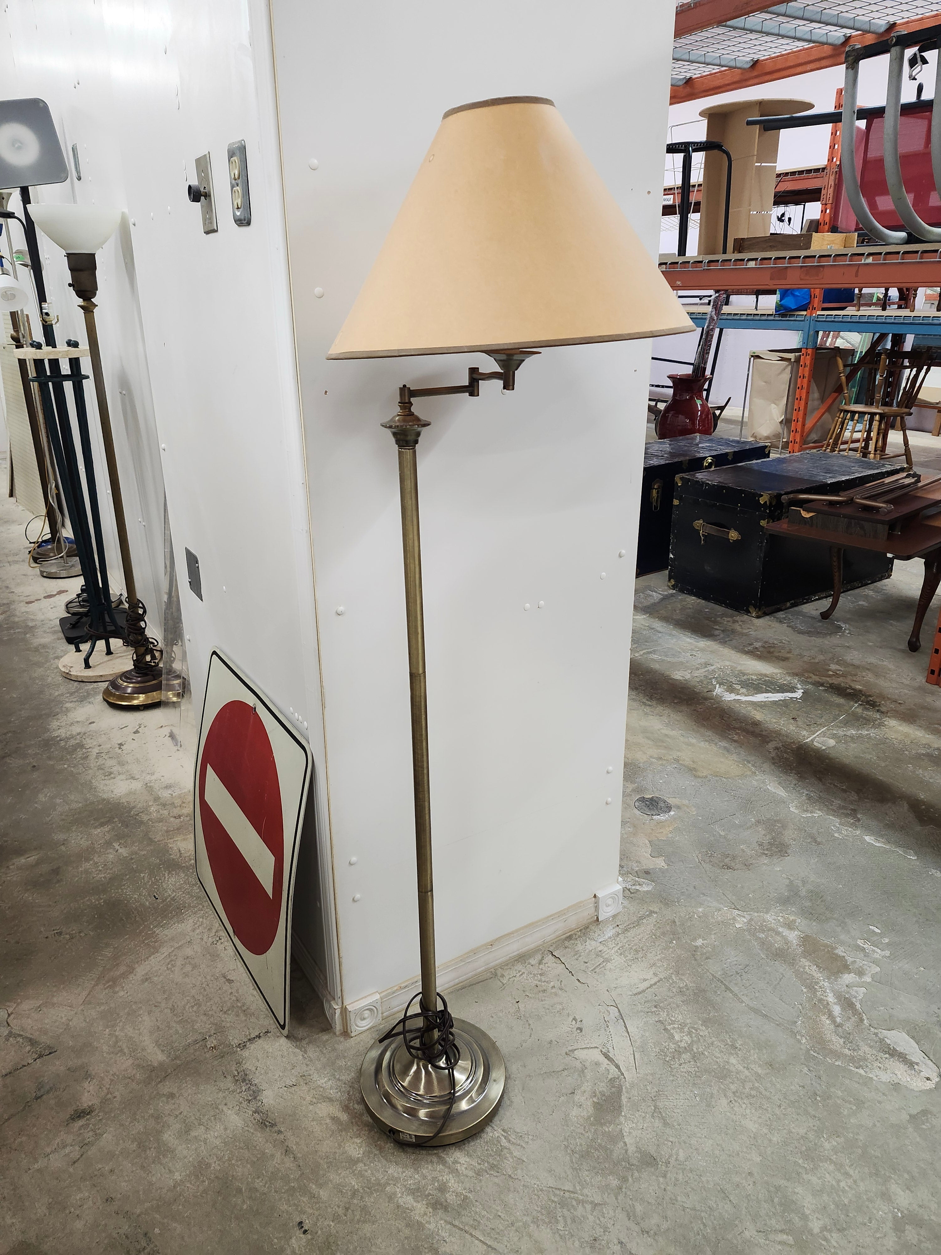 Floor lamp