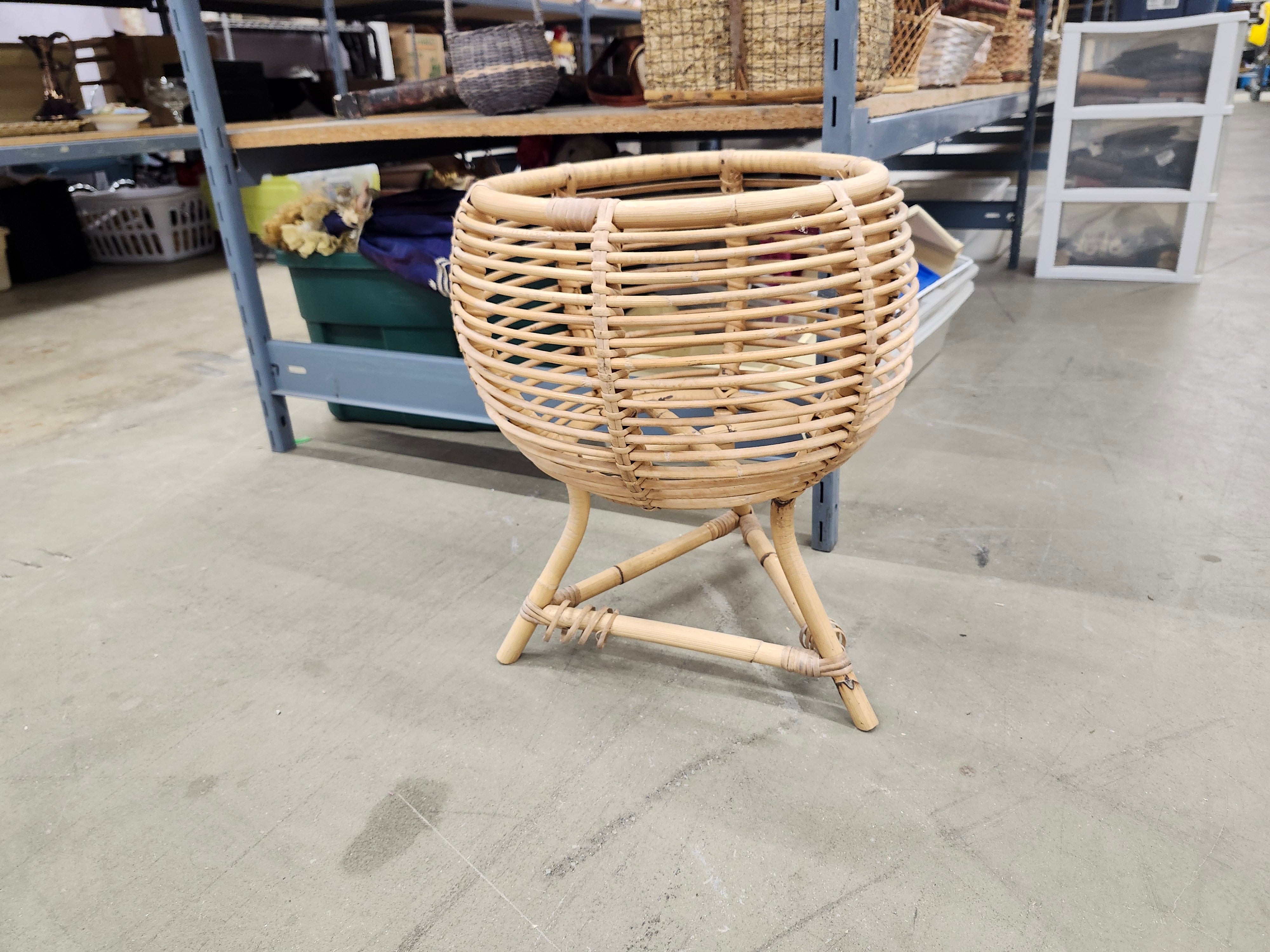 Bamboo plant stand