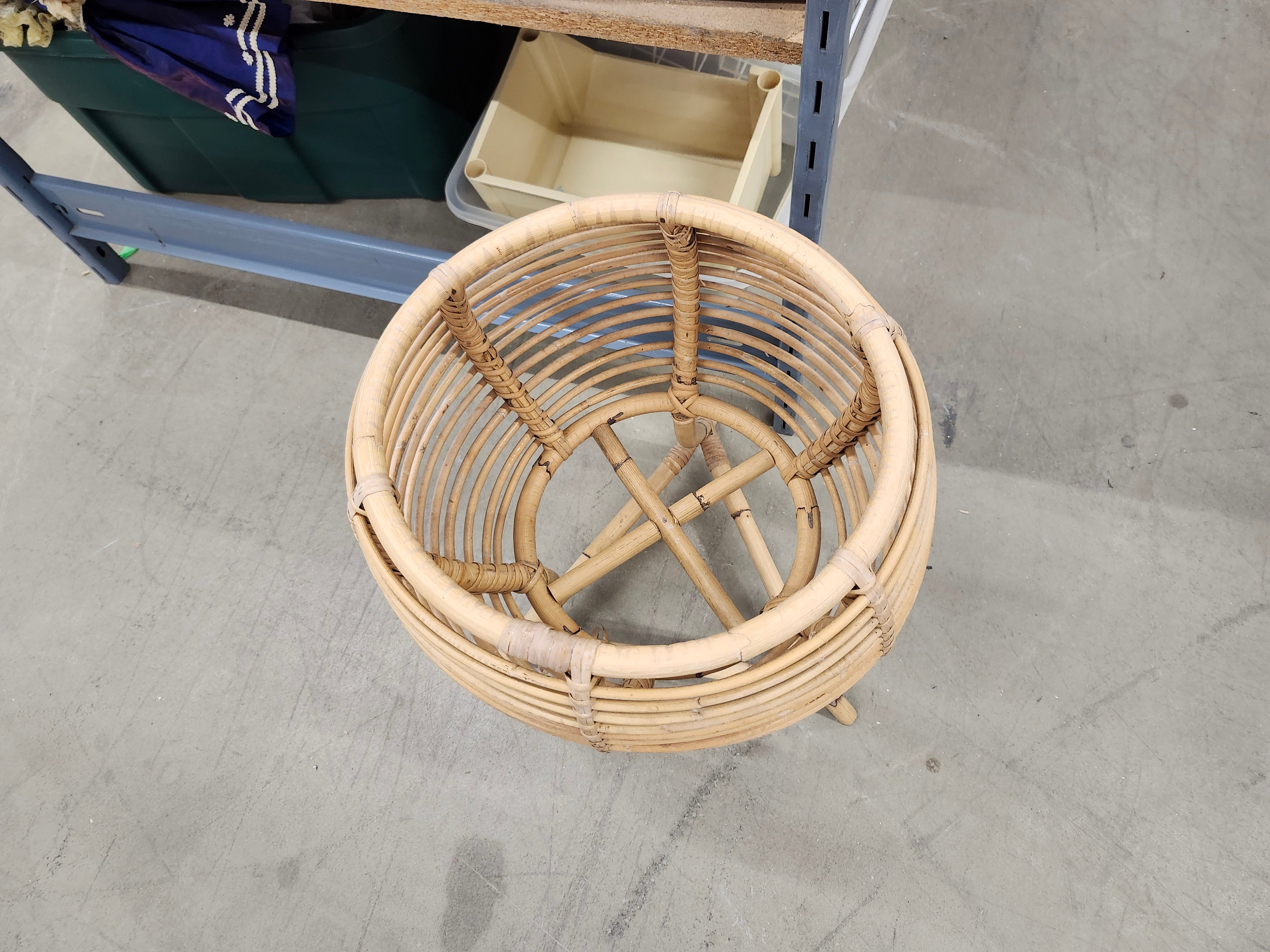 Bamboo plant stand