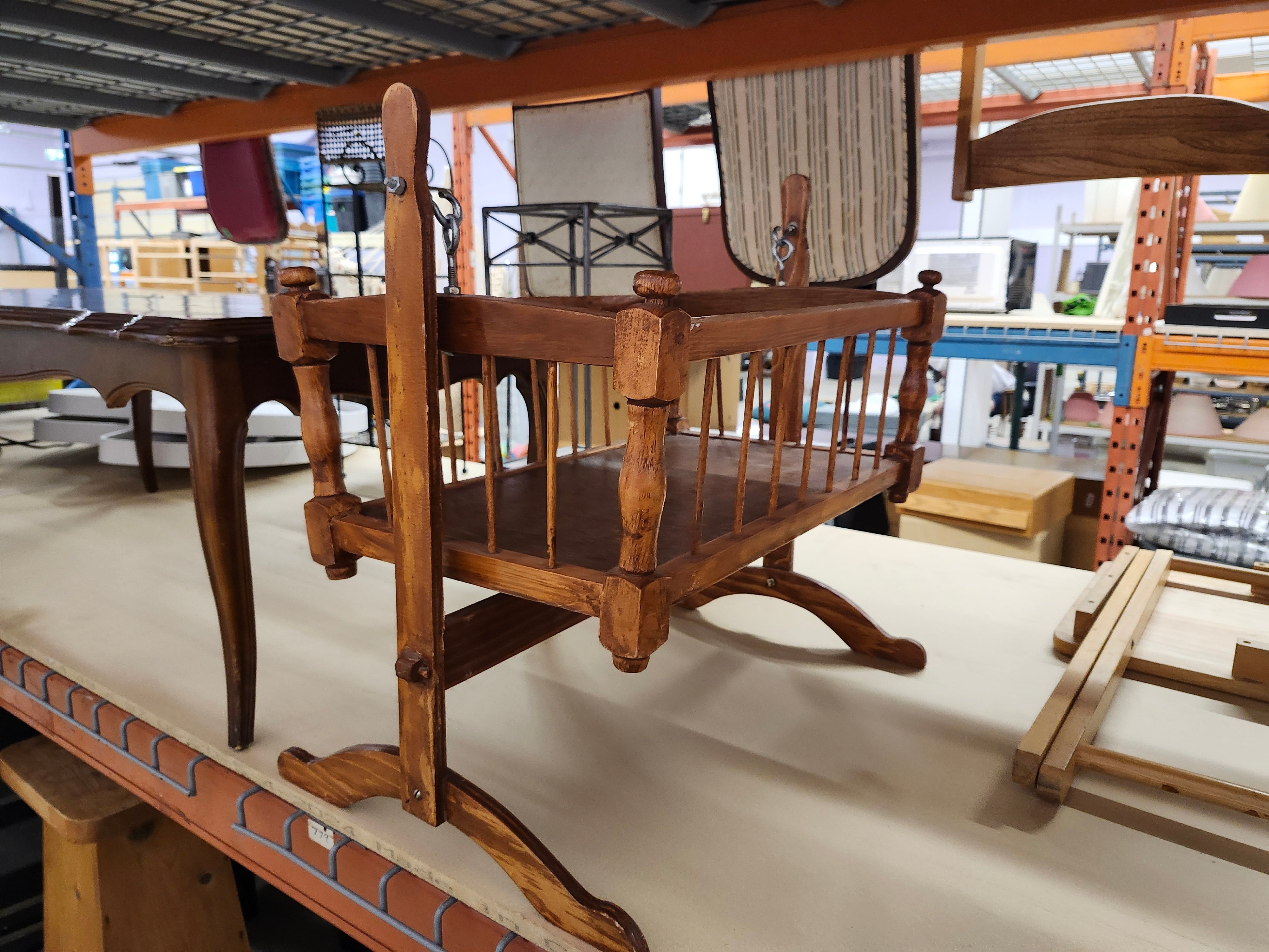 Small Wood cradle