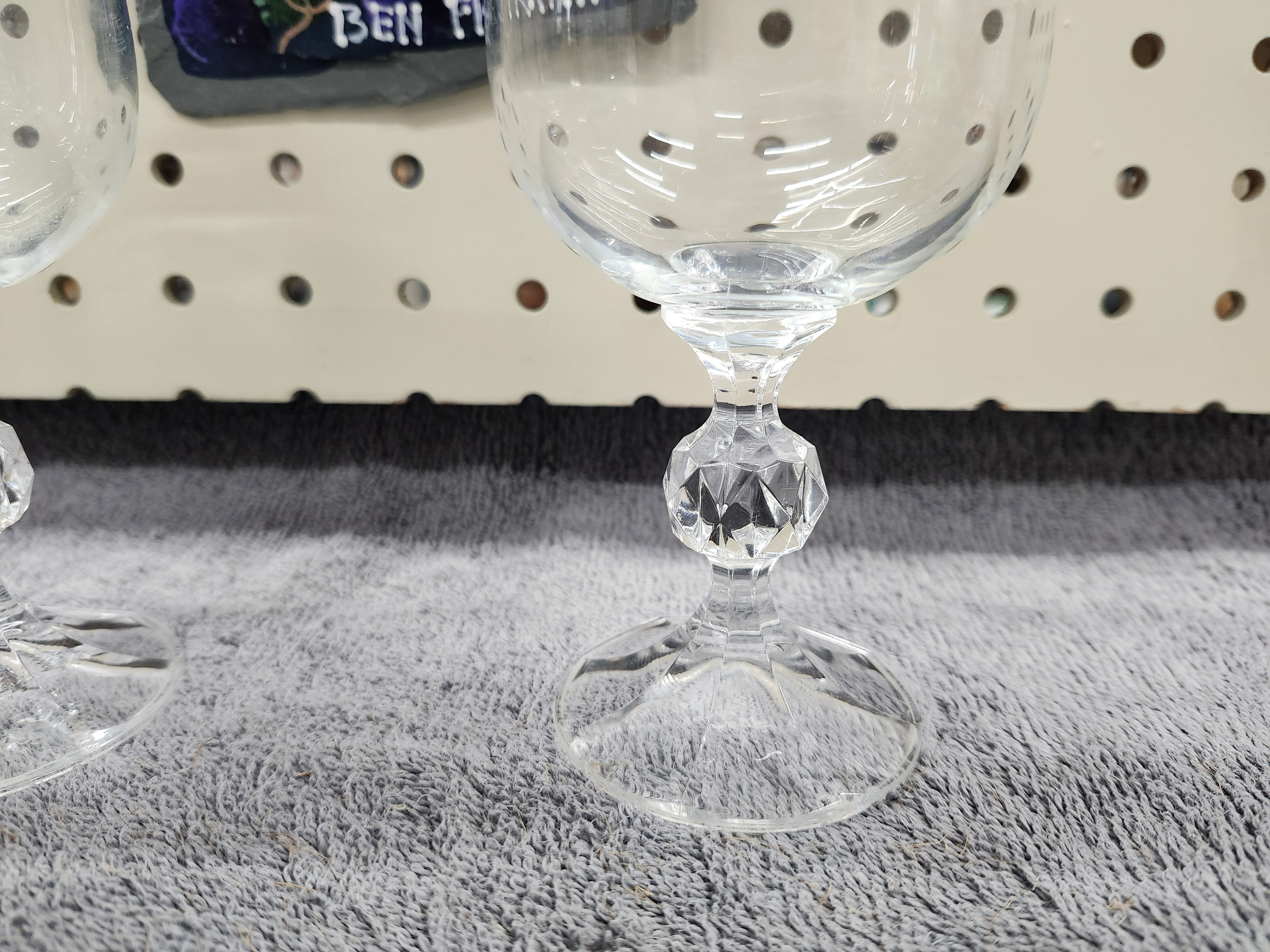 X2 wine glasses & plaque