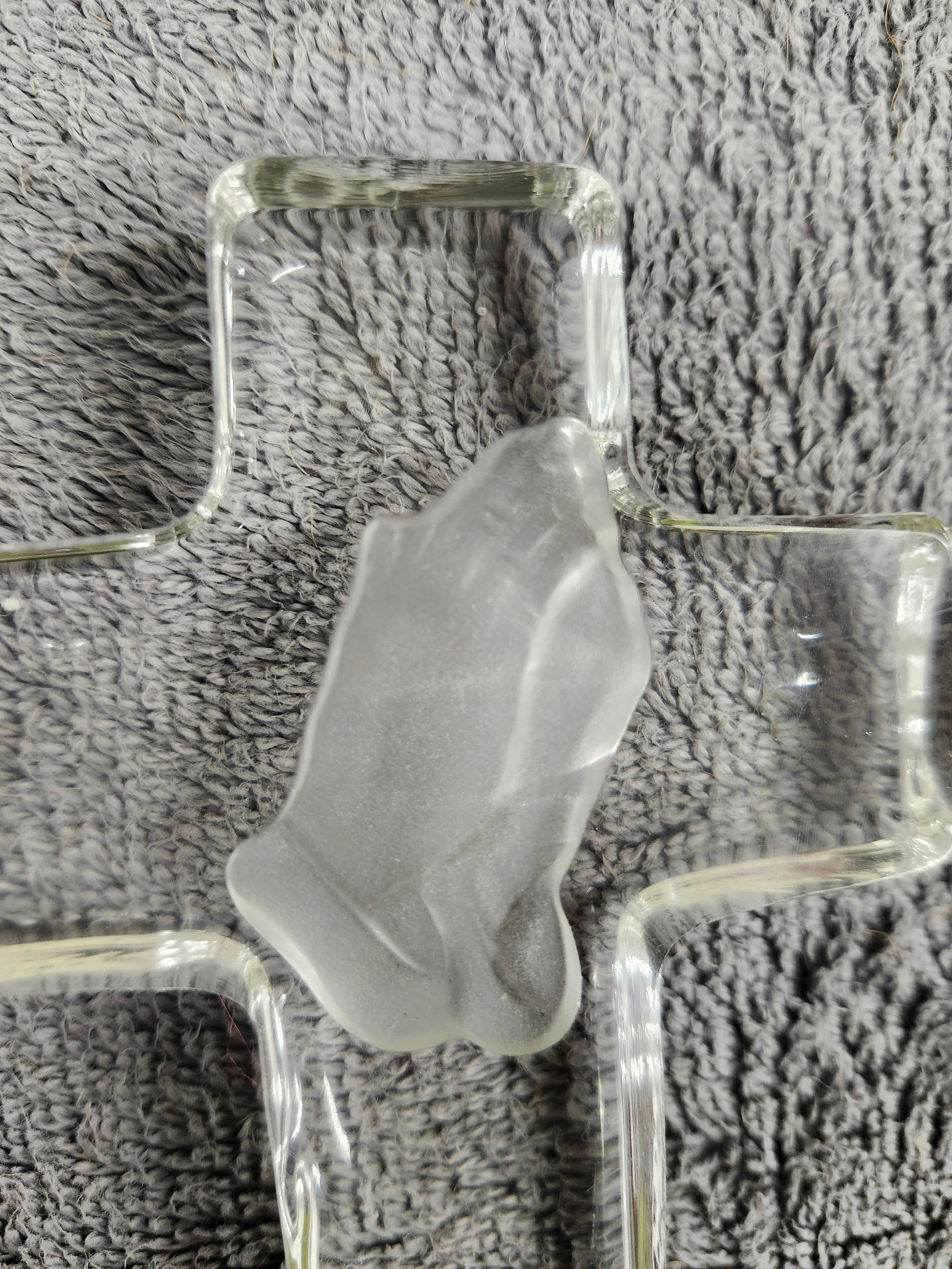 Glass cross