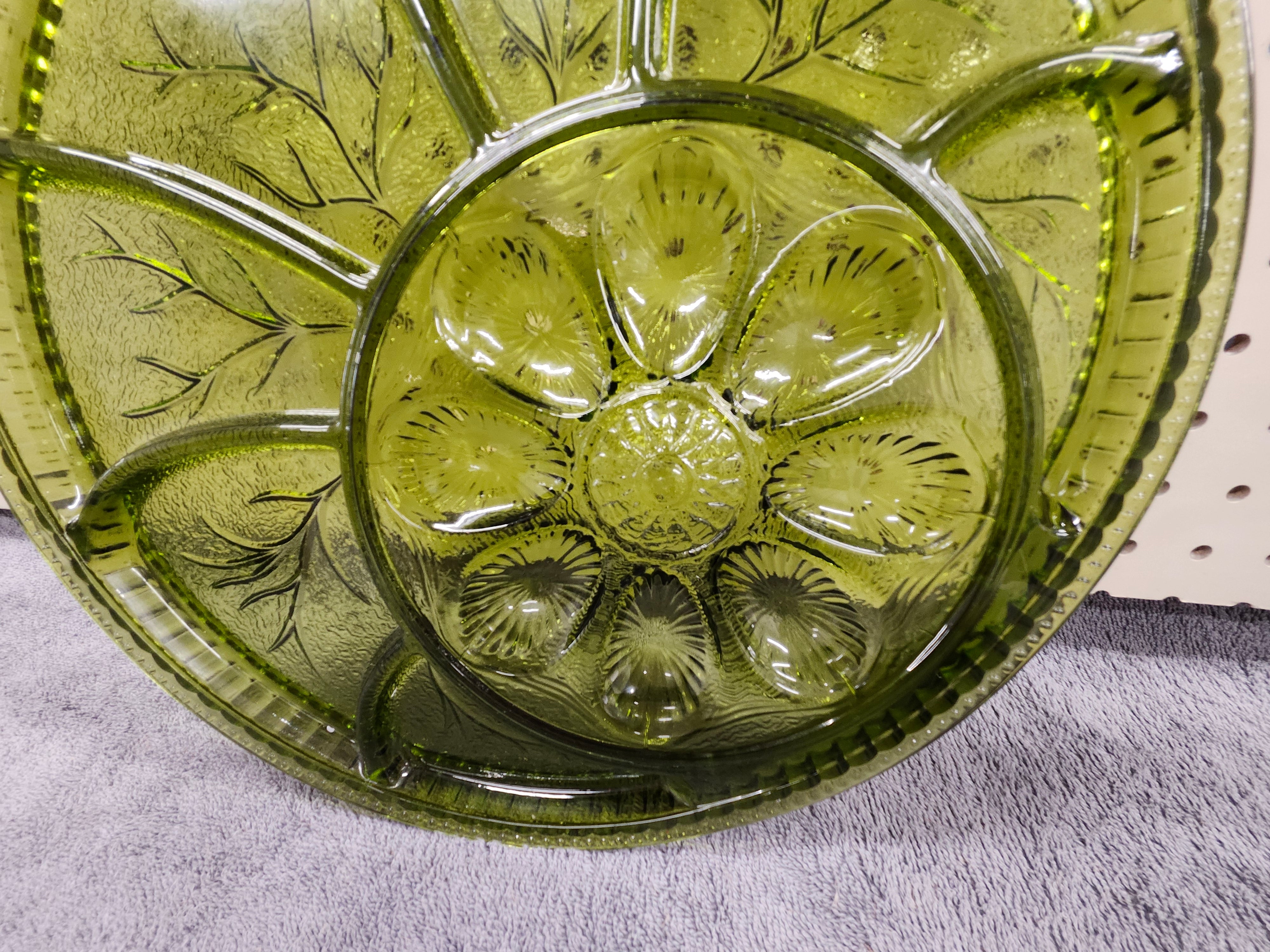 Green glass plater egg / veggies