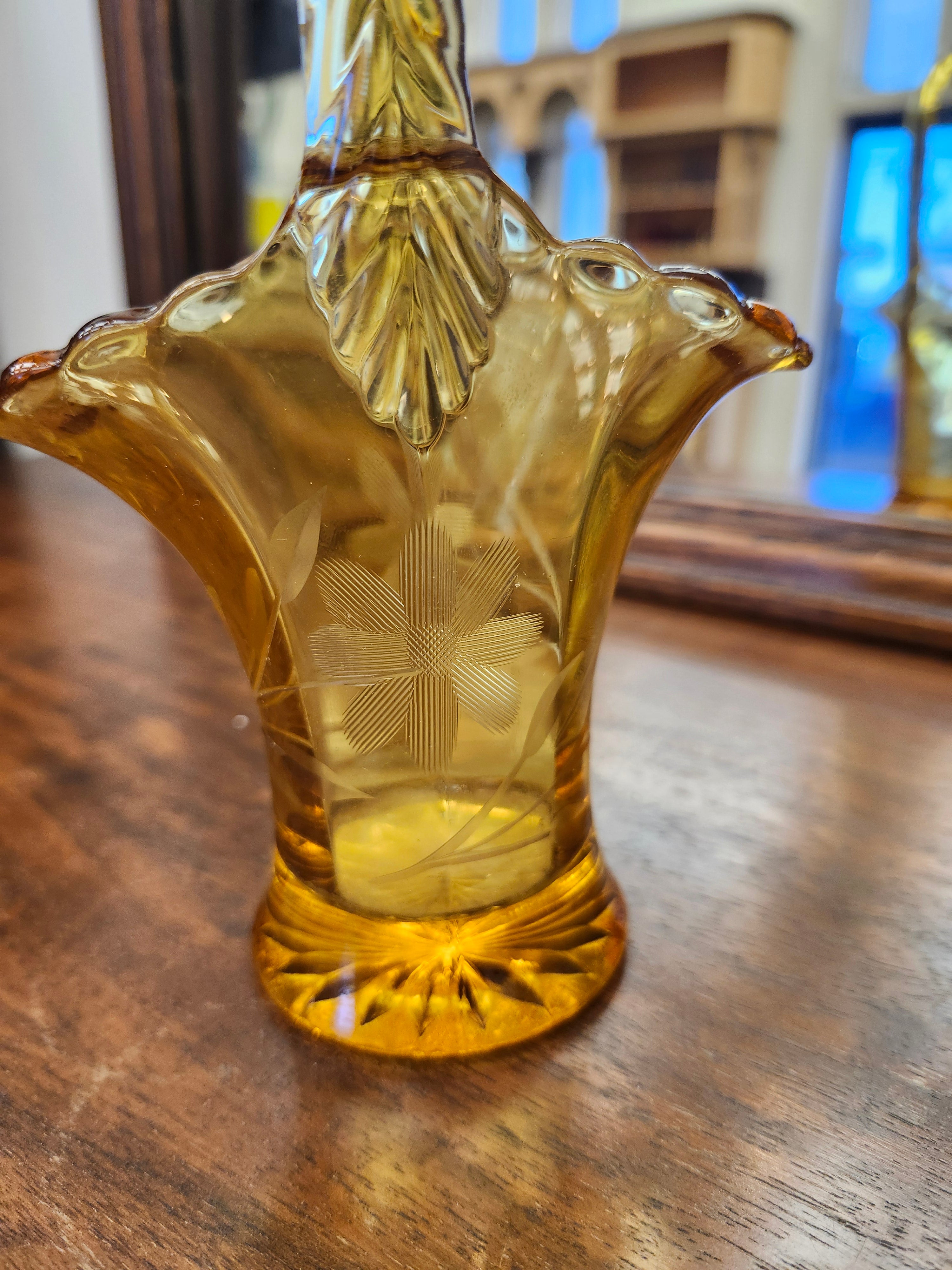 Amber glass basket