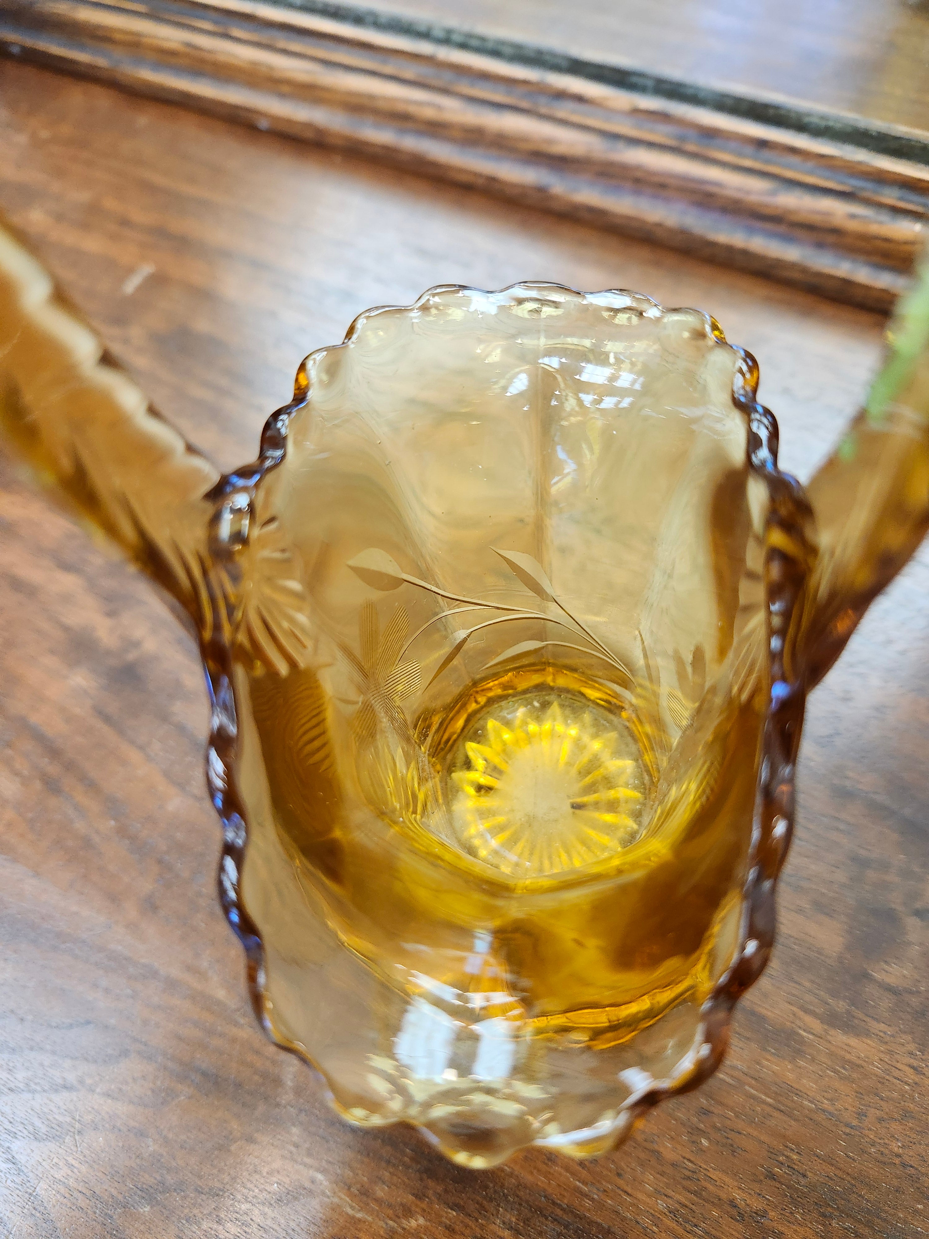 Amber glass basket