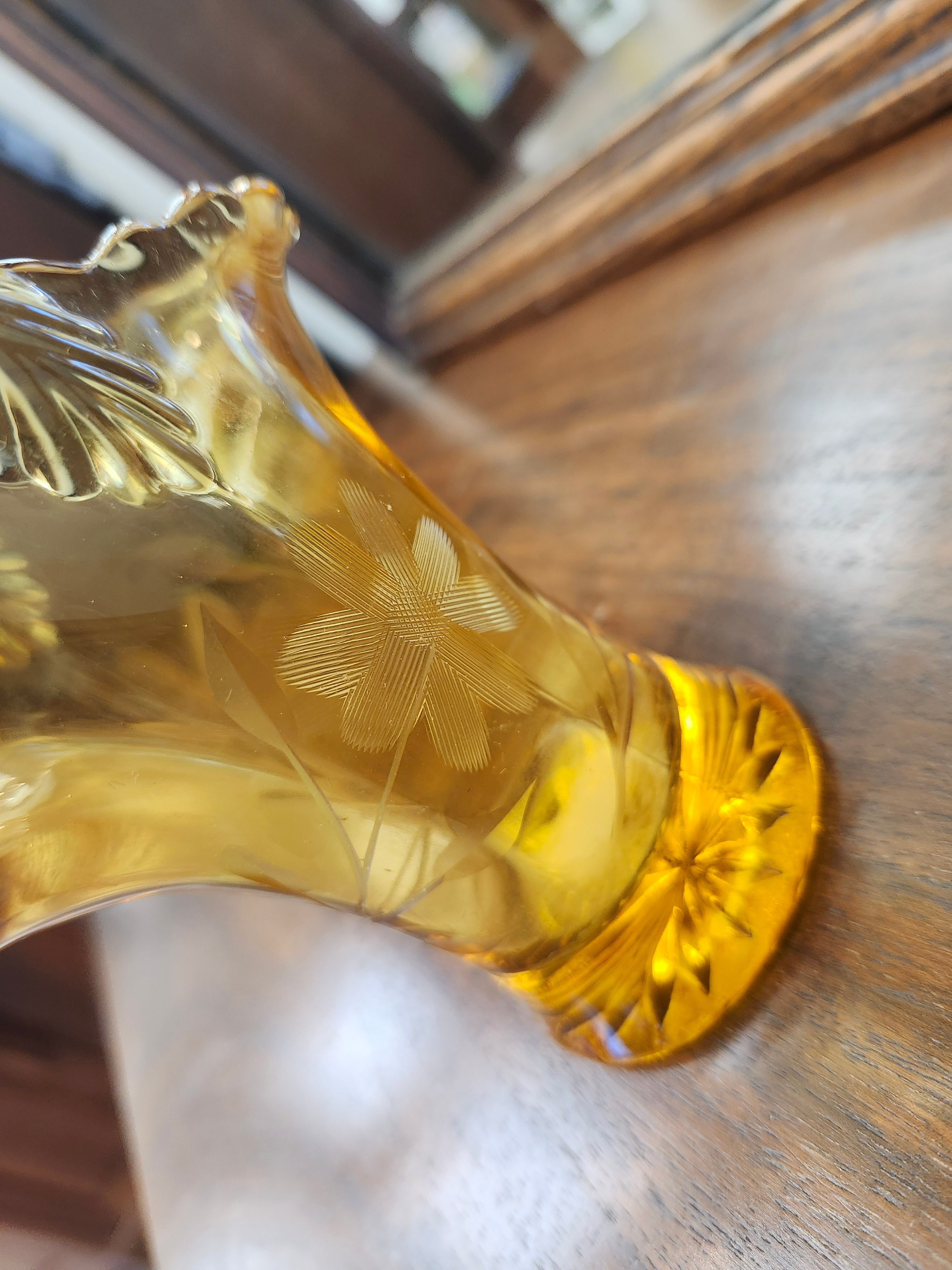 Amber glass basket