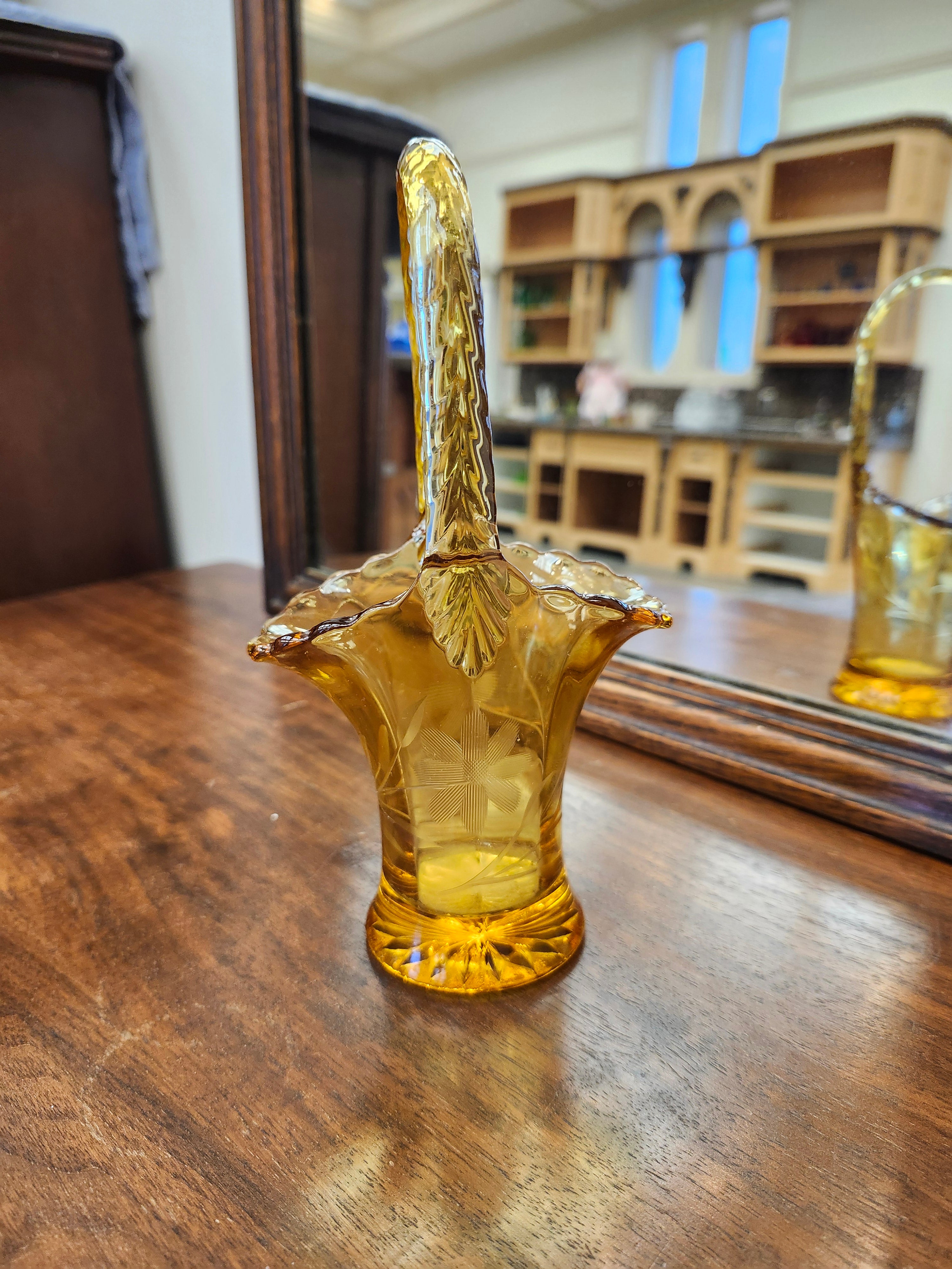 Amber glass basket