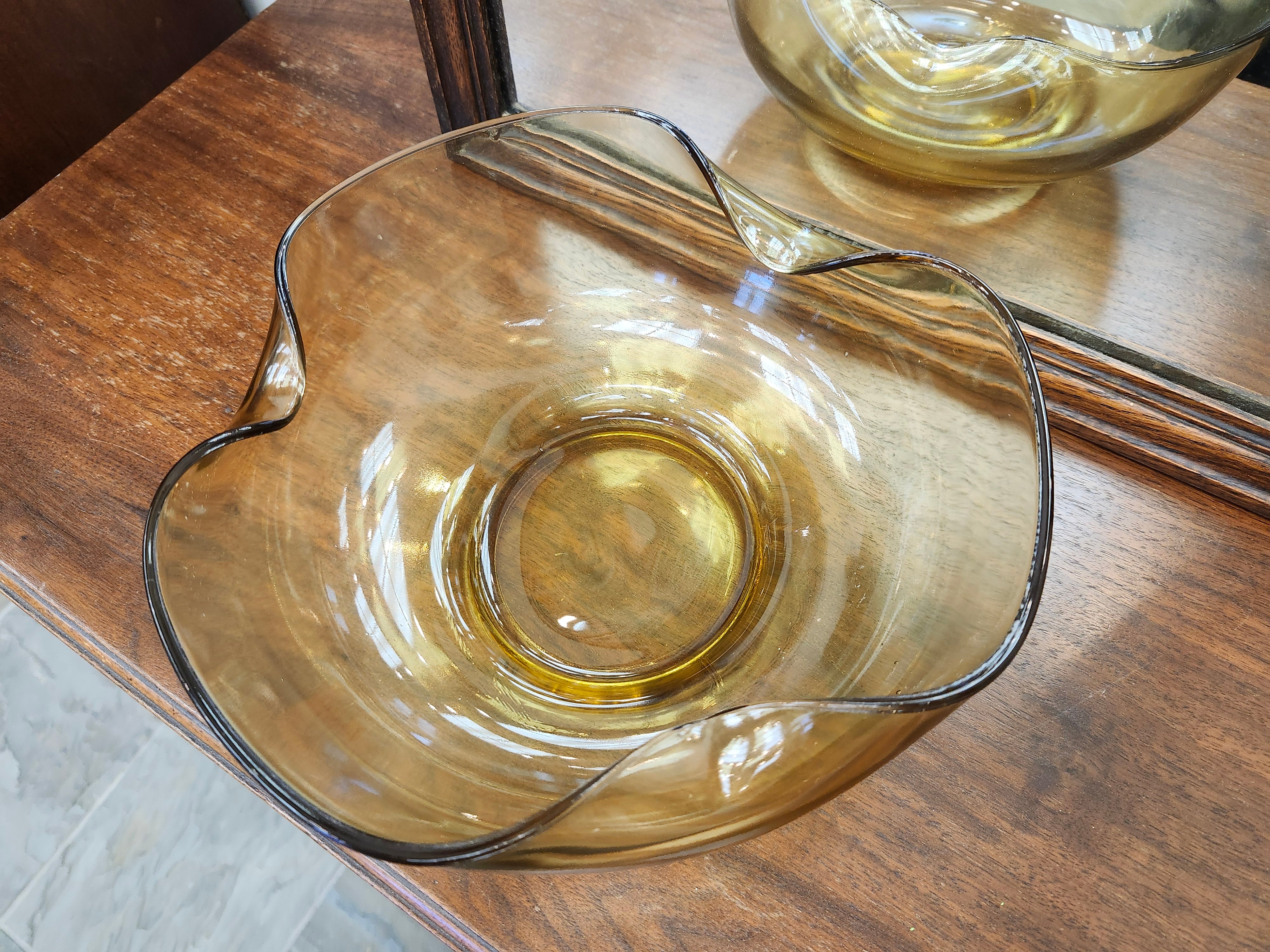 Amber glass chip bowl