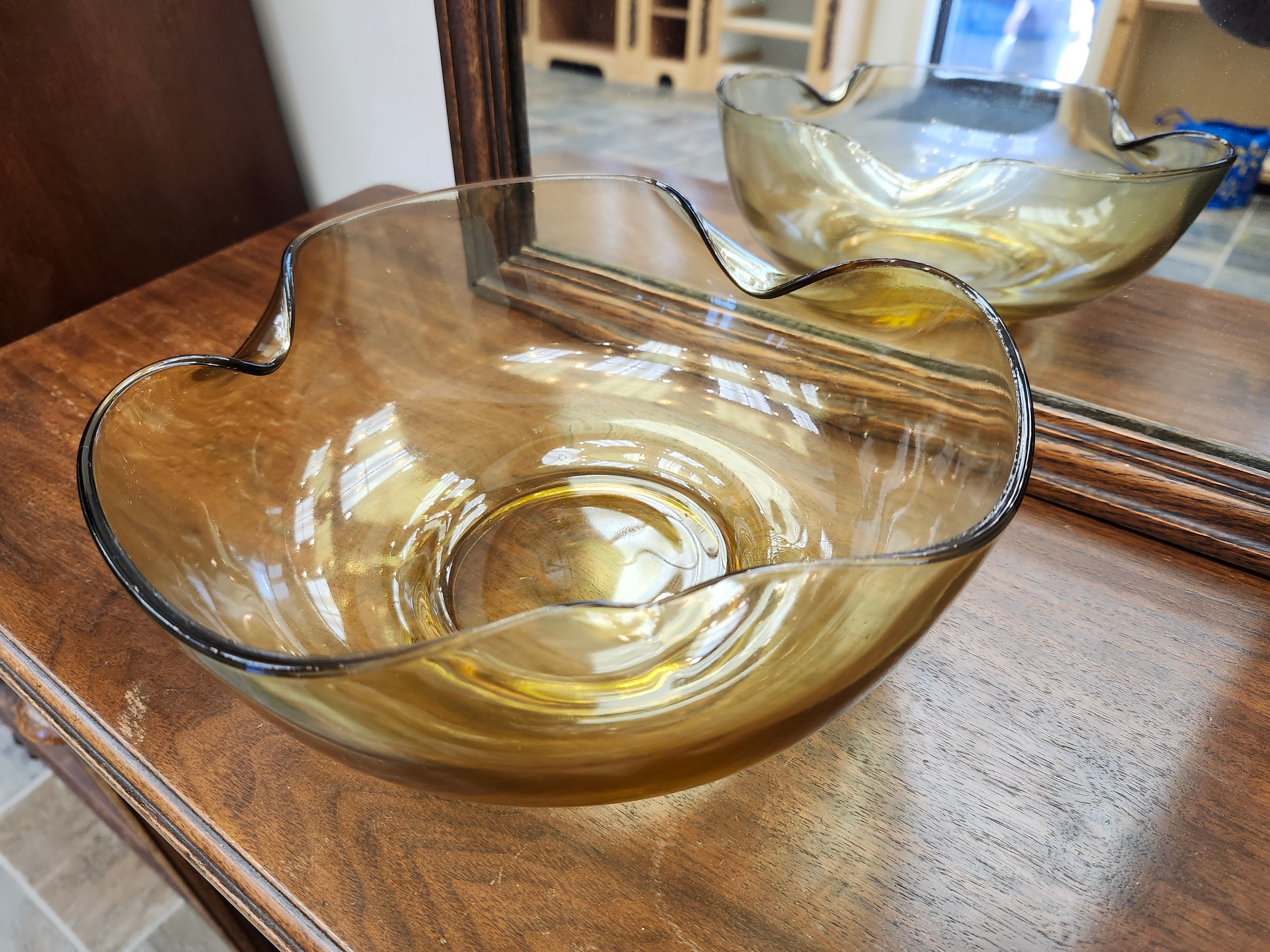 Amber glass chip bowl