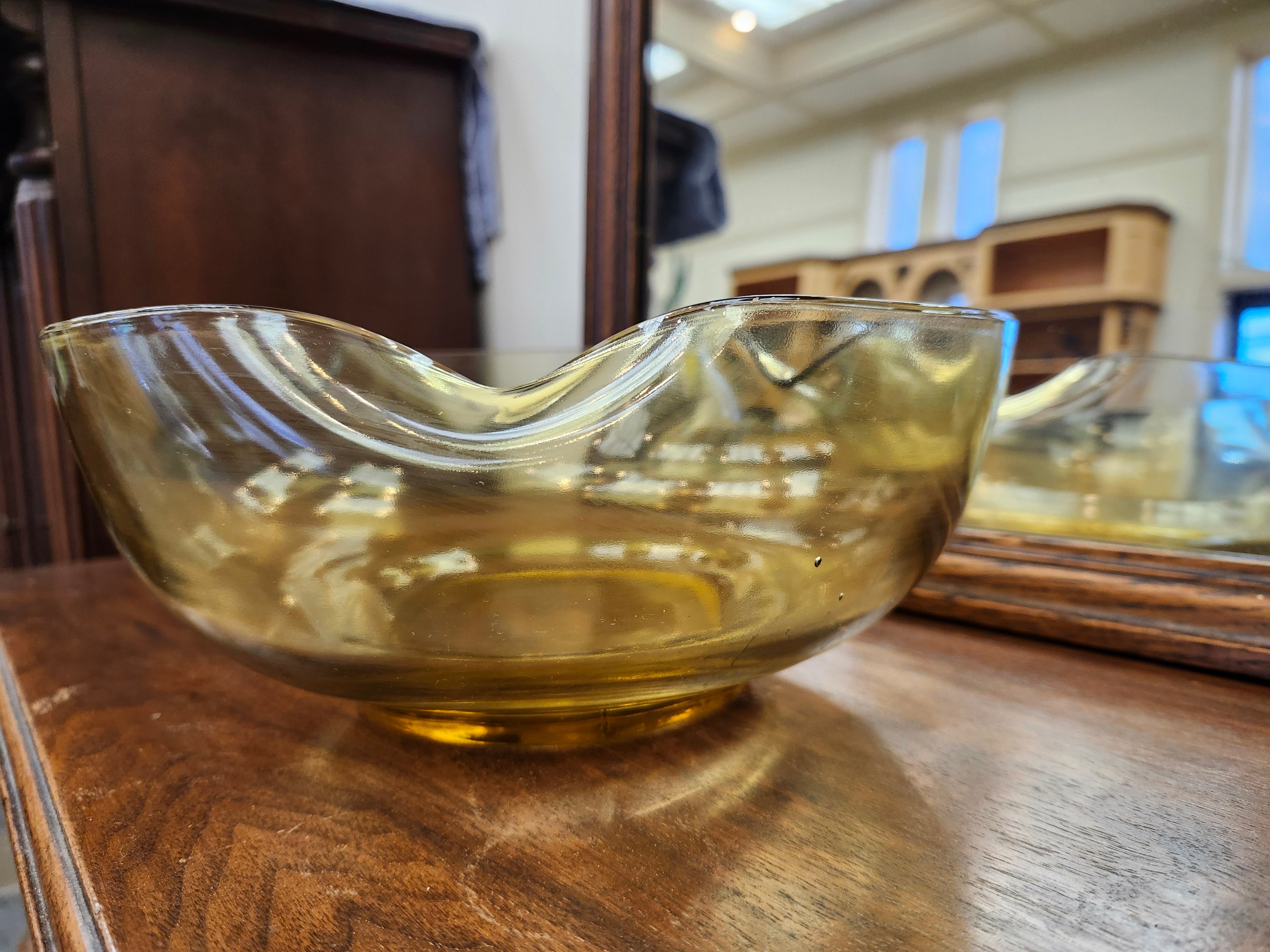 Amber glass chip bowl