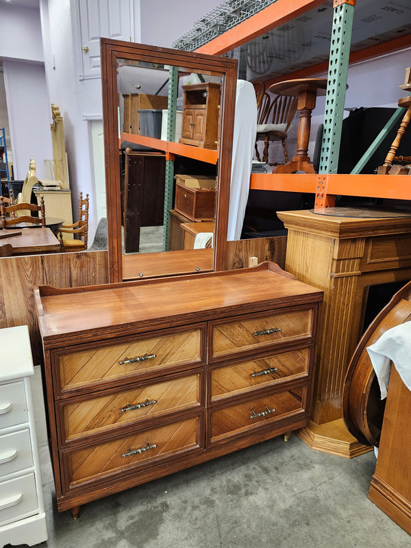 Dresser & mirror