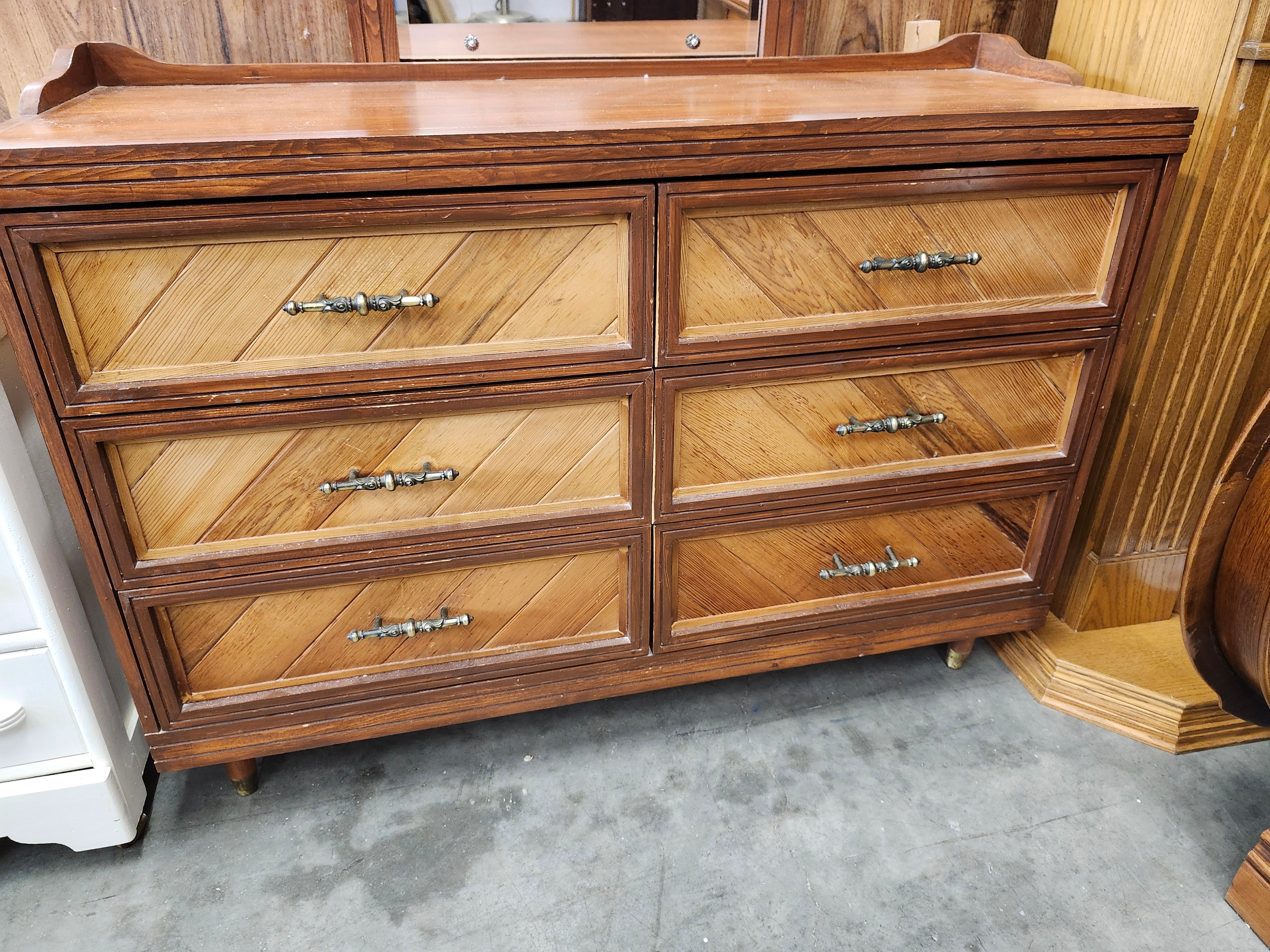 Dresser & mirror