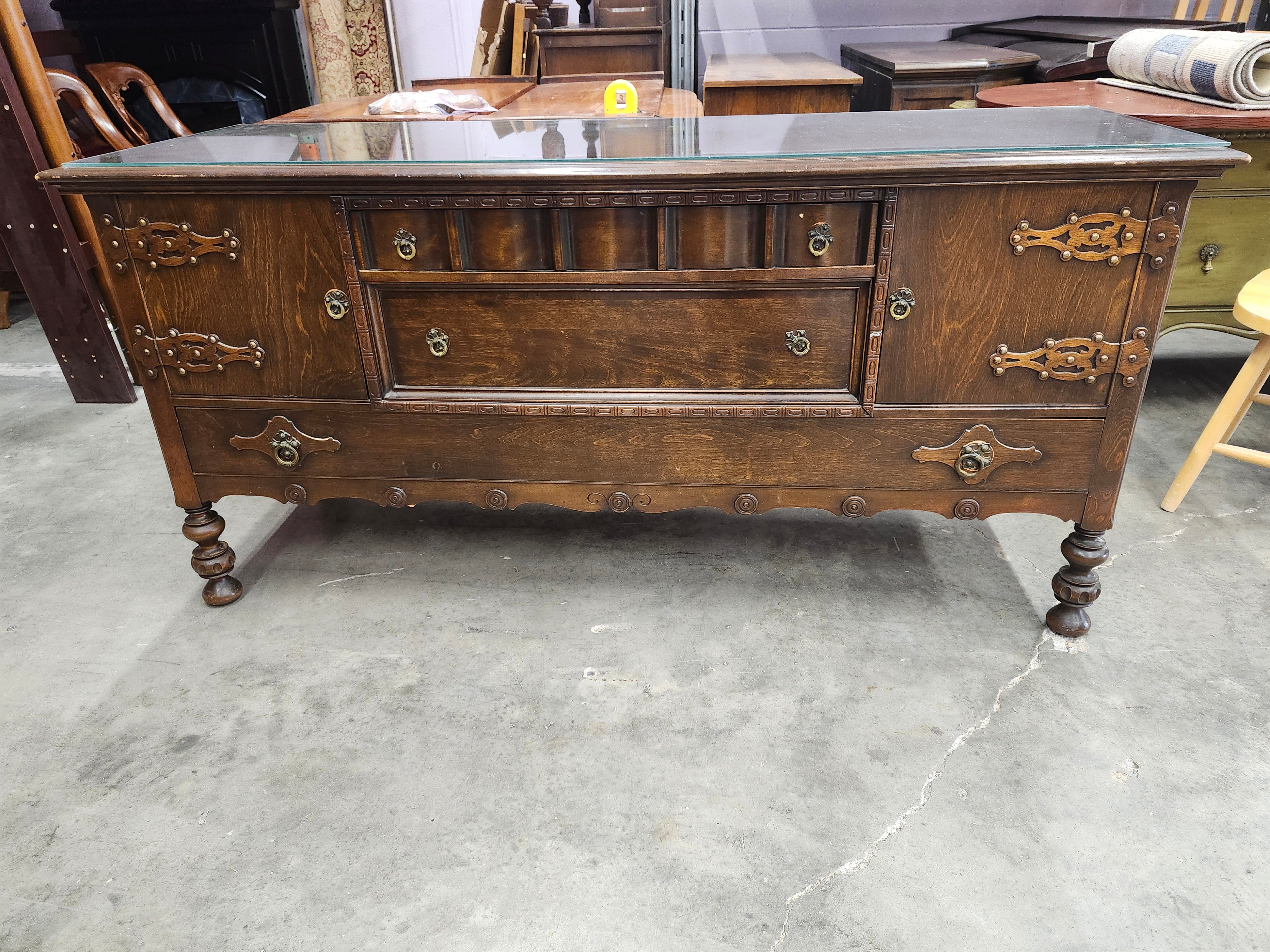 Buffet With Glass Topper