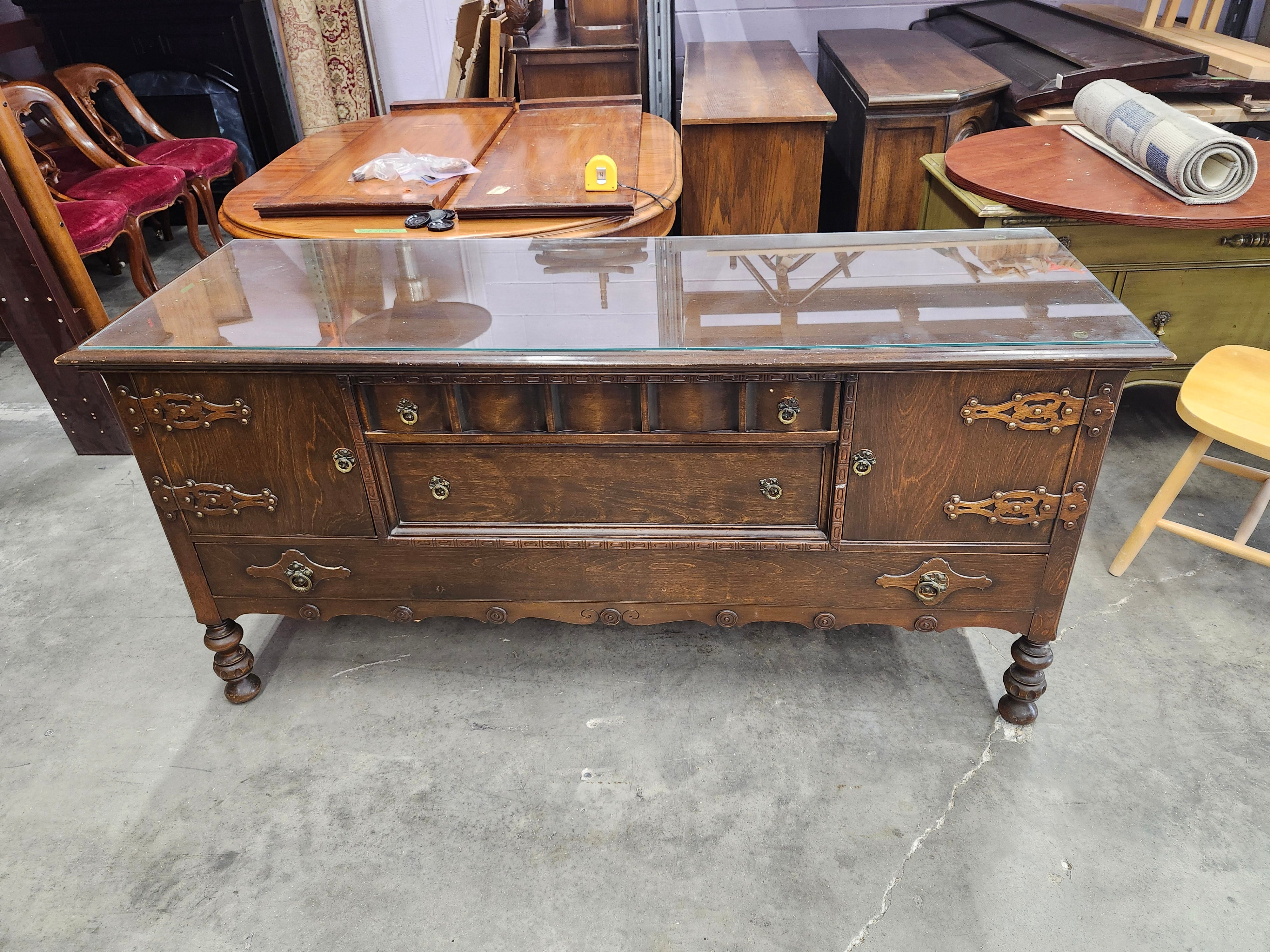 Buffet With Glass Topper