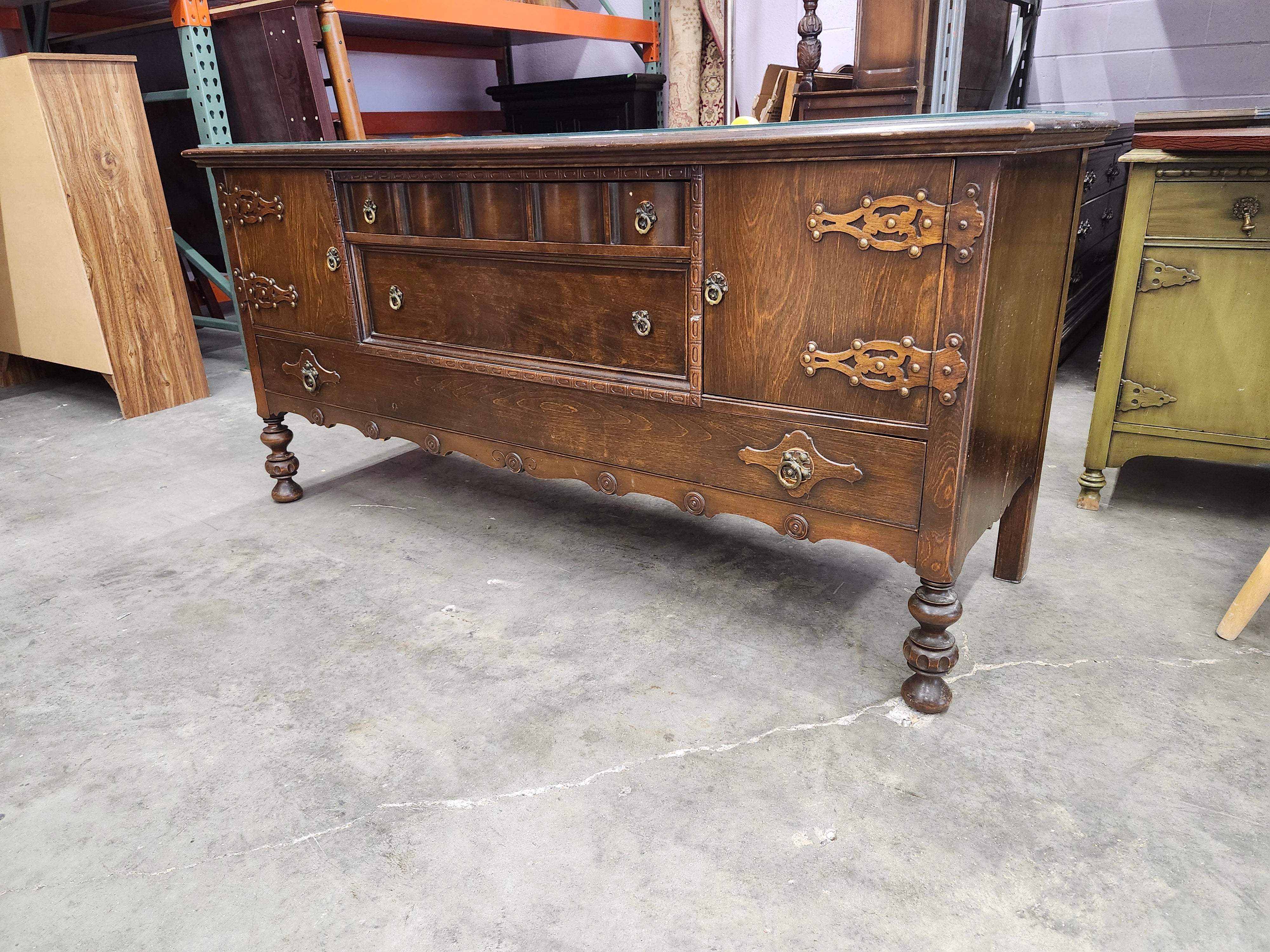 Buffet With Glass Topper
