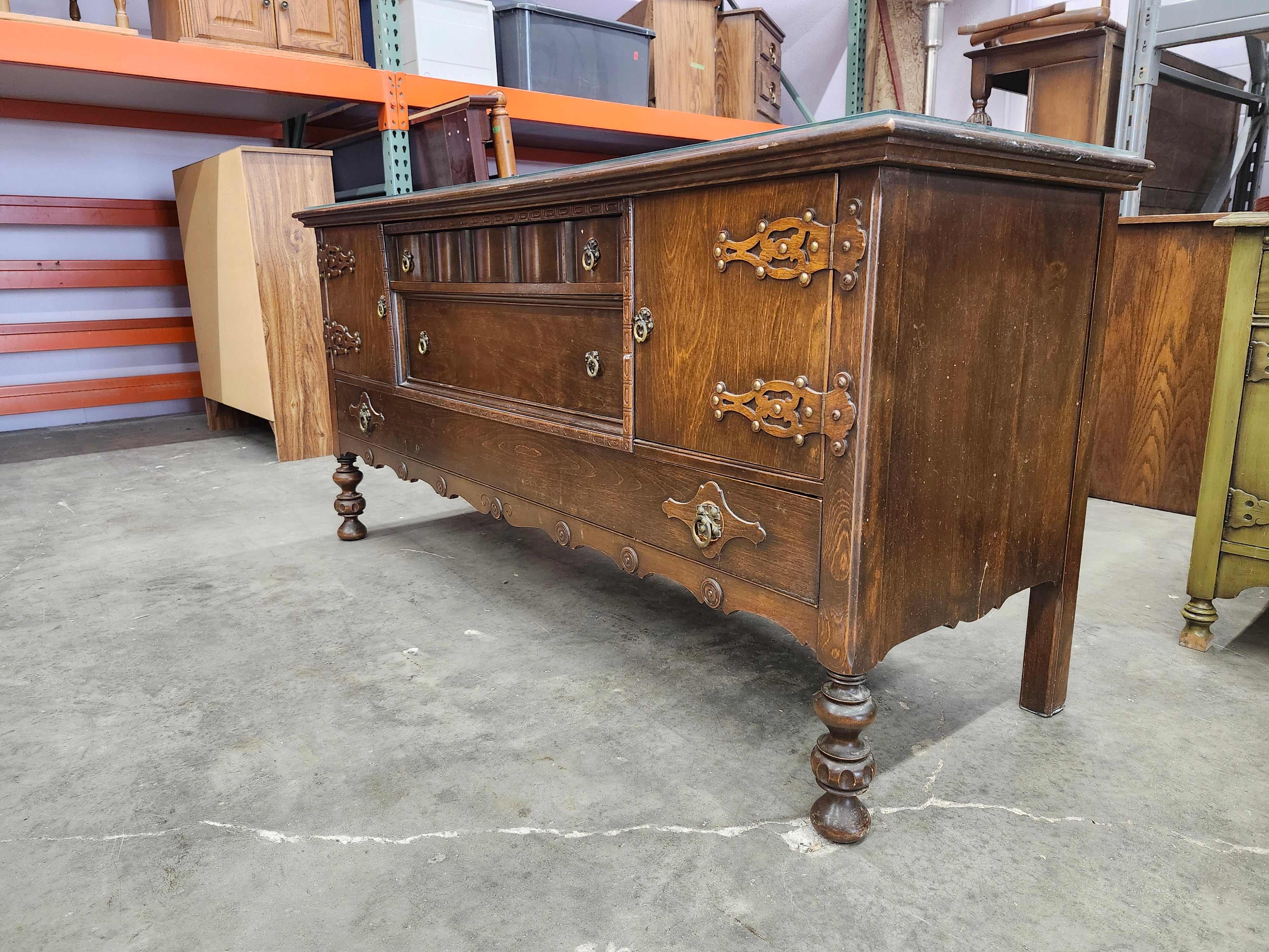 Buffet With Glass Topper
