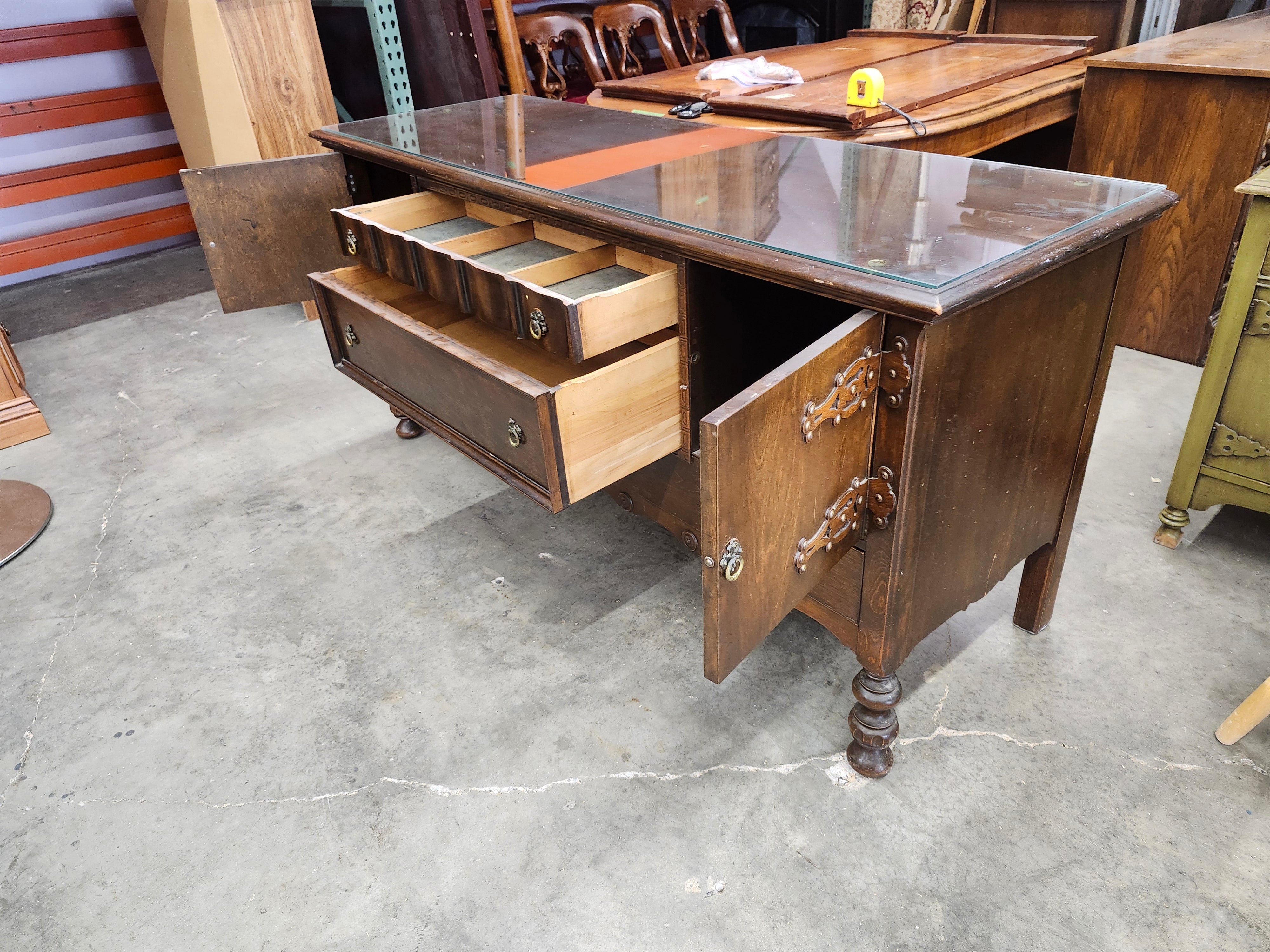 Buffet With Glass Topper